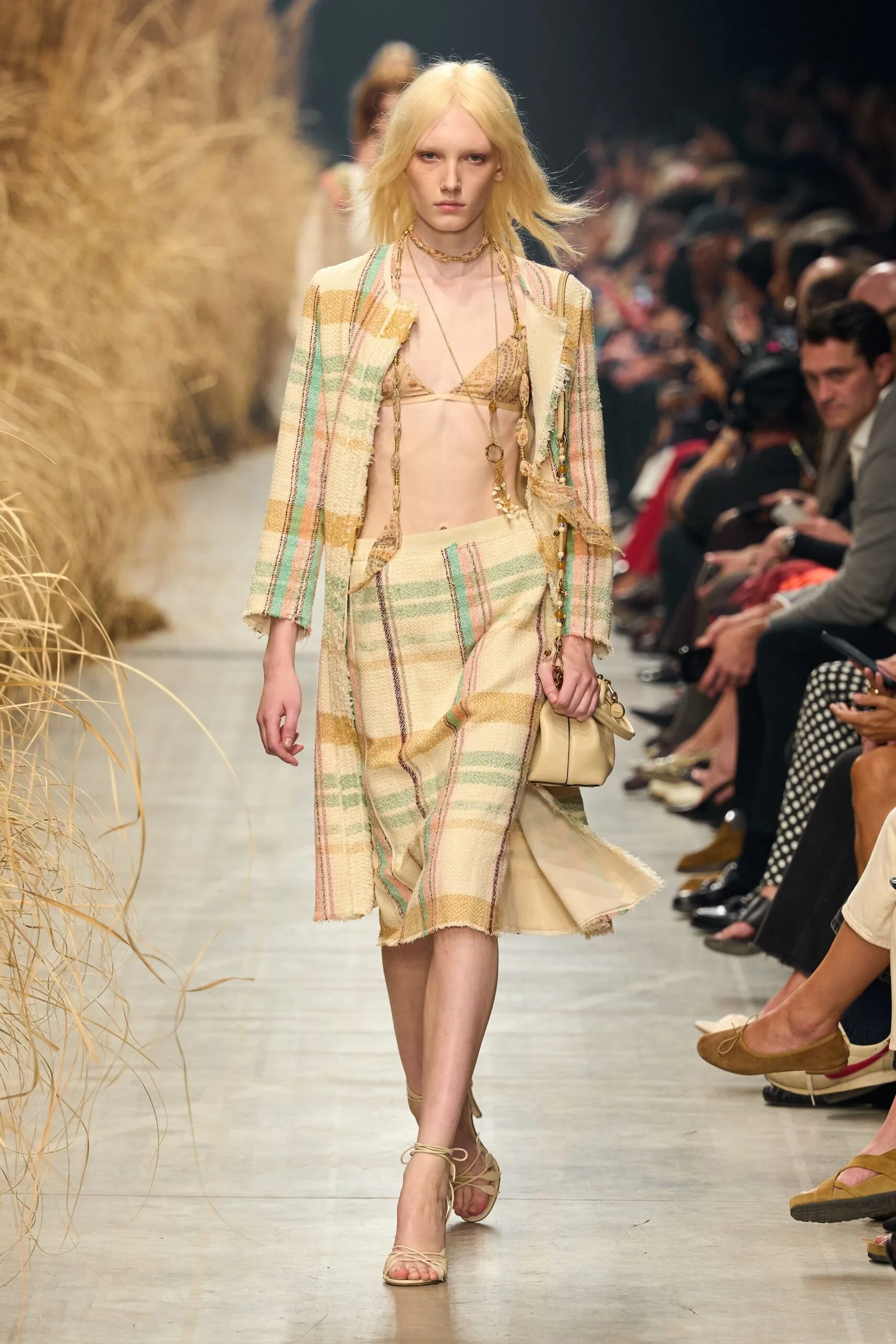 etro-spring-2027-ready-to-wear-look-17-scaled.jpg