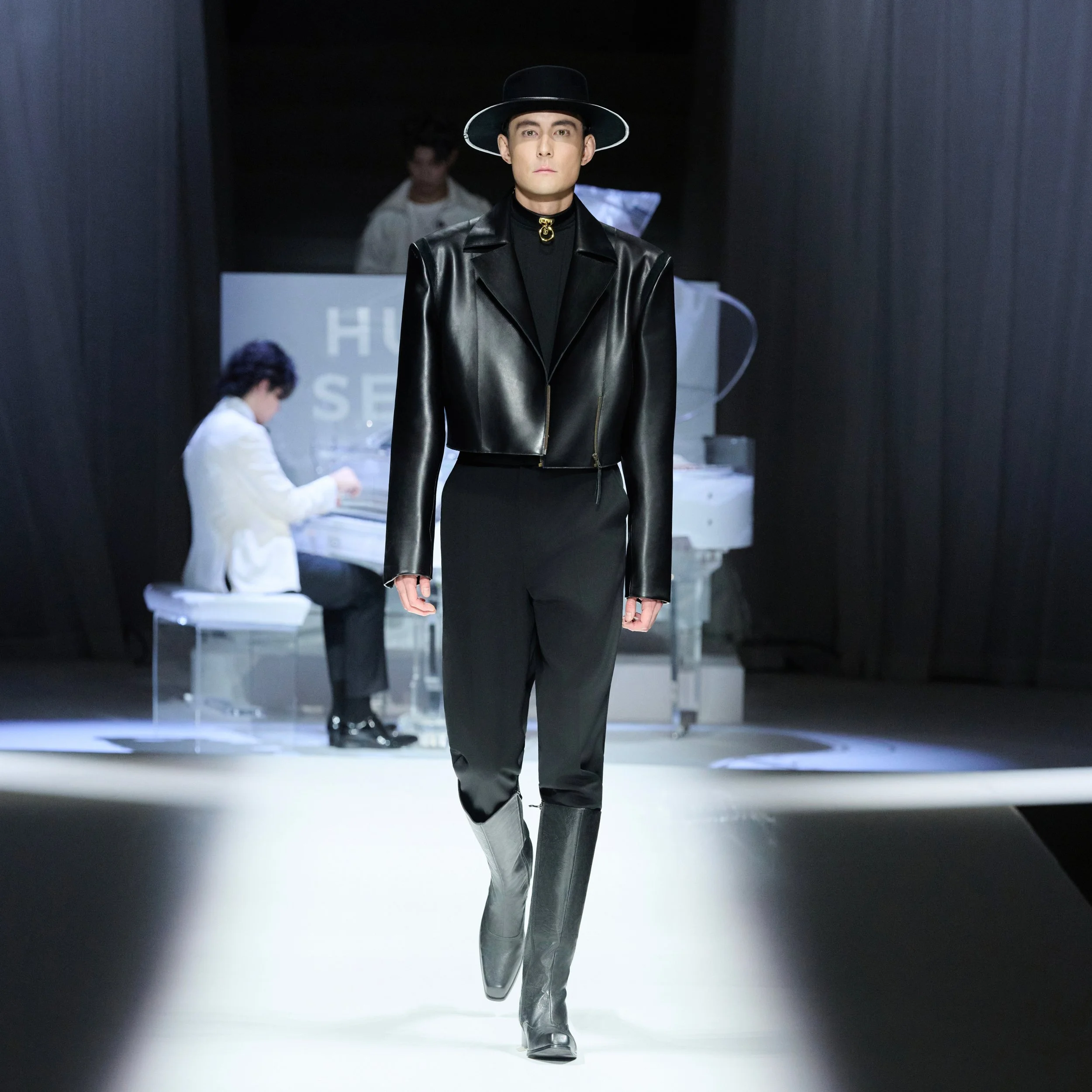 Look10.jpg