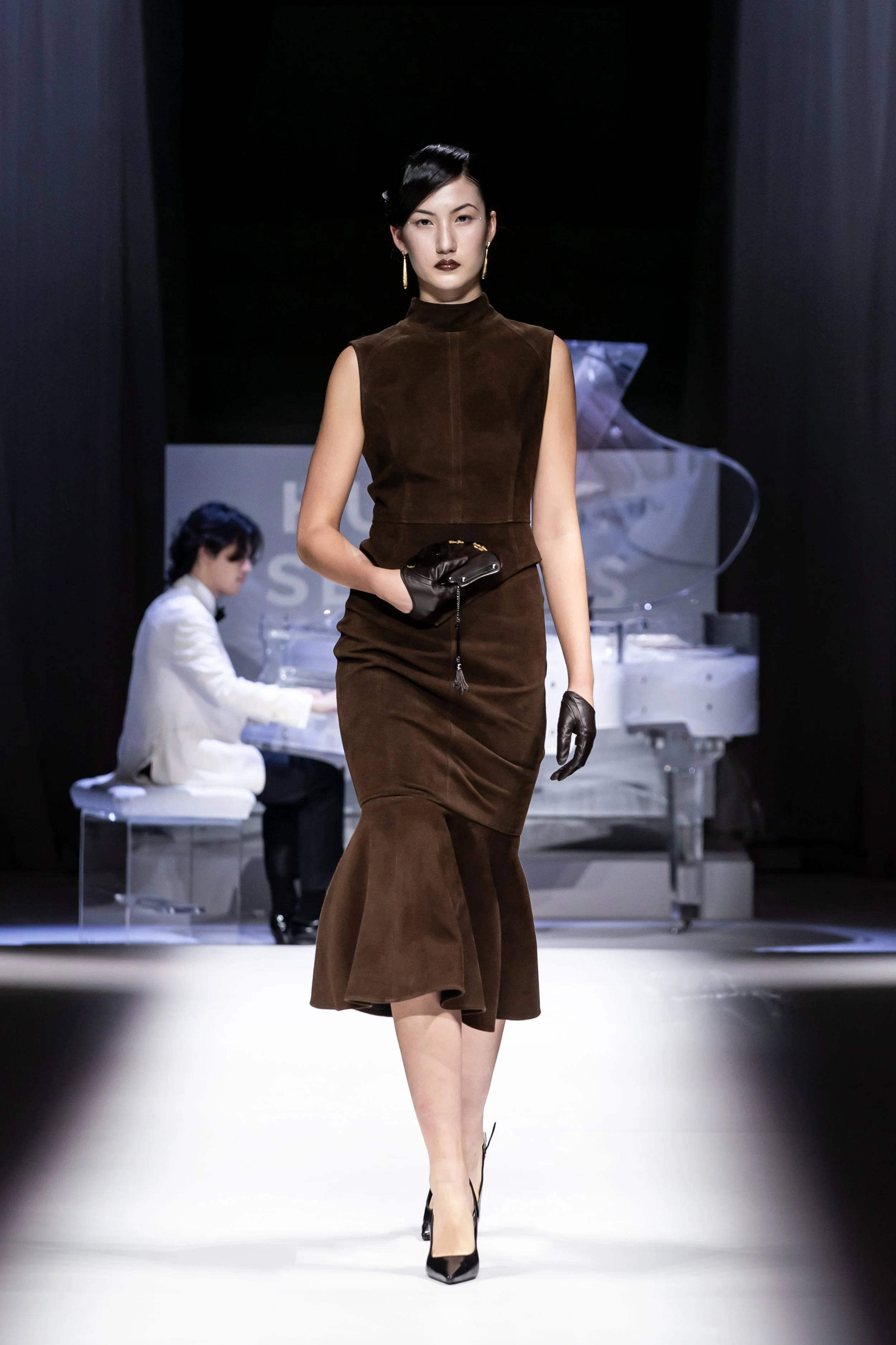 Look18.jpg