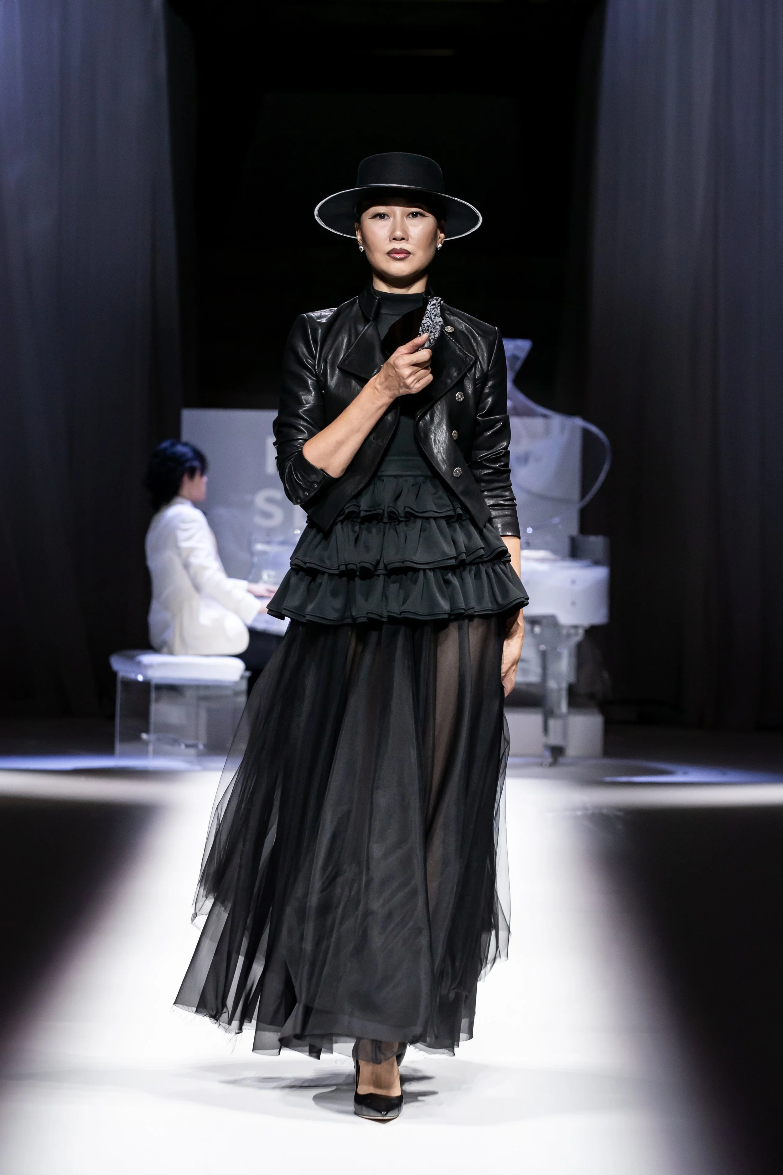Look24.jpg
