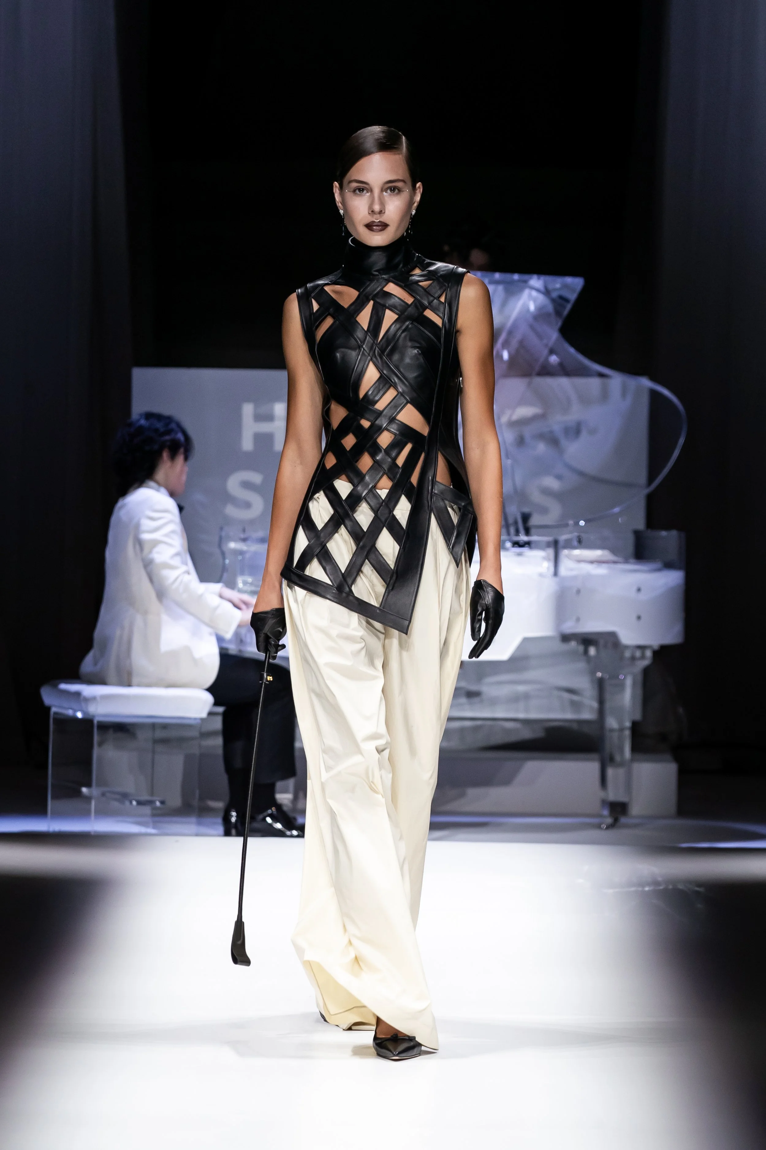 Look34.jpg