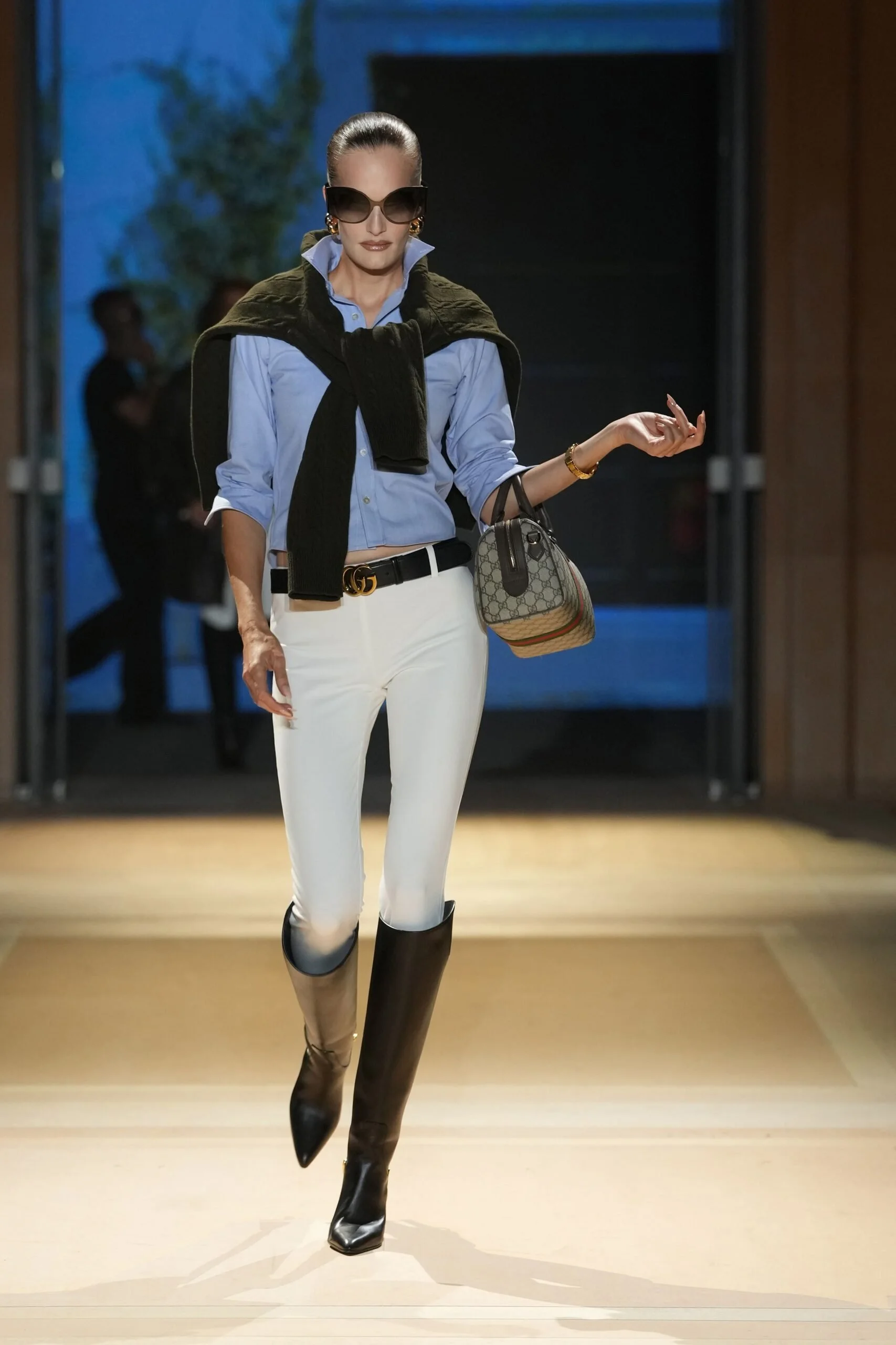 gucci-spring-2027-ready-to-wear-look-02-scaled.jpg