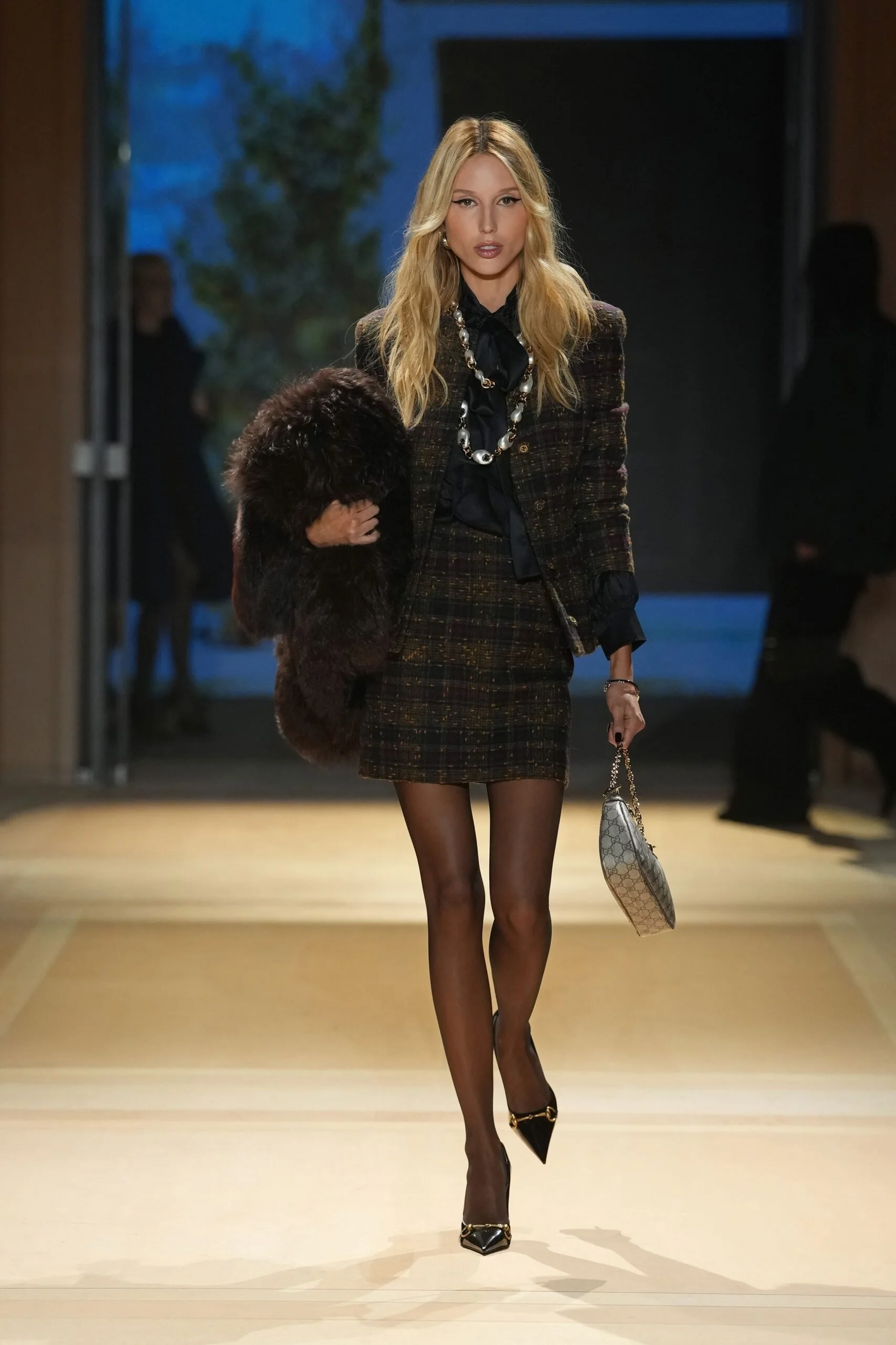 gucci-spring-2027-ready-to-wear-look-07-scaled.jpg