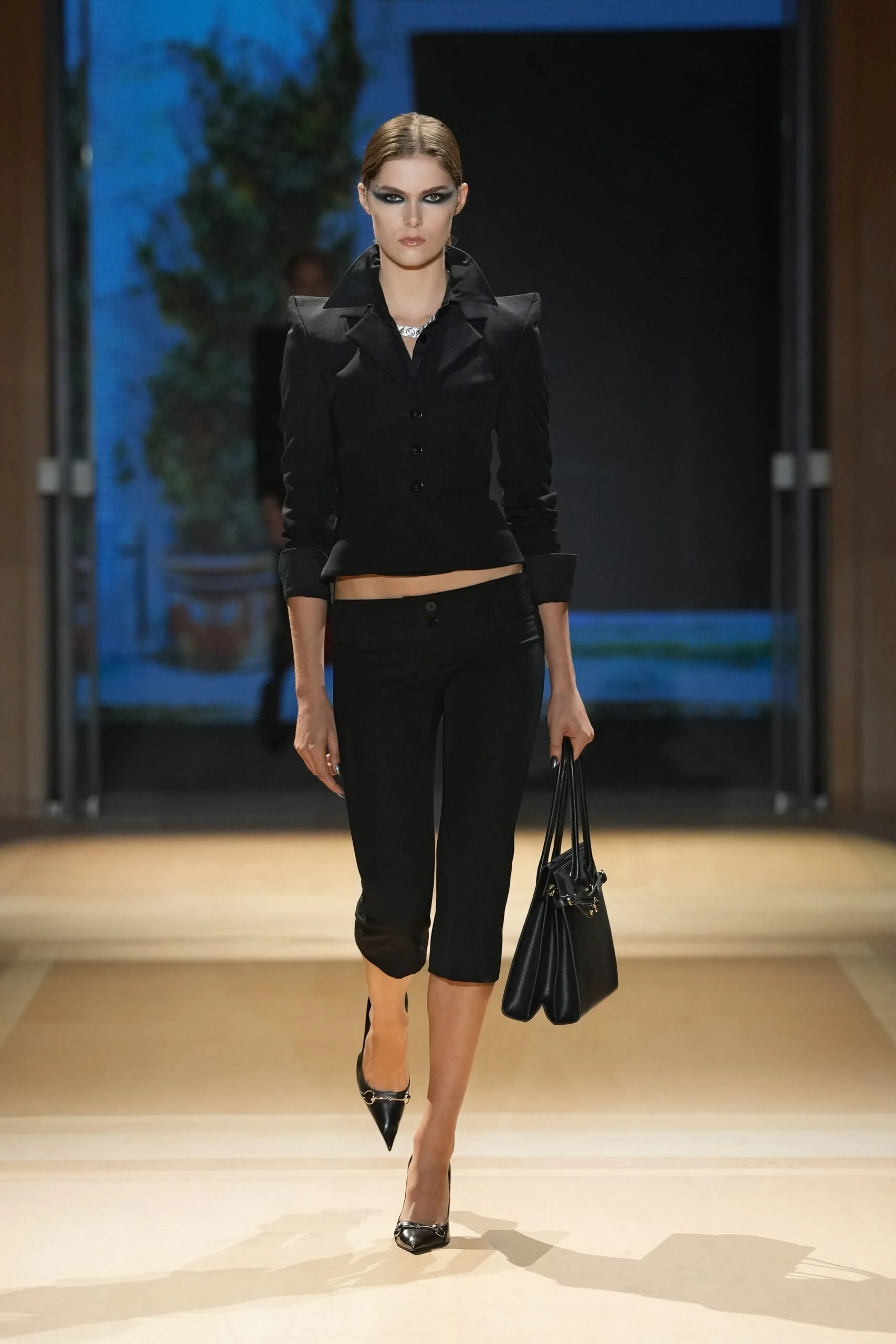 gucci-spring-2027-ready-to-wear-look-18-scaled.jpg