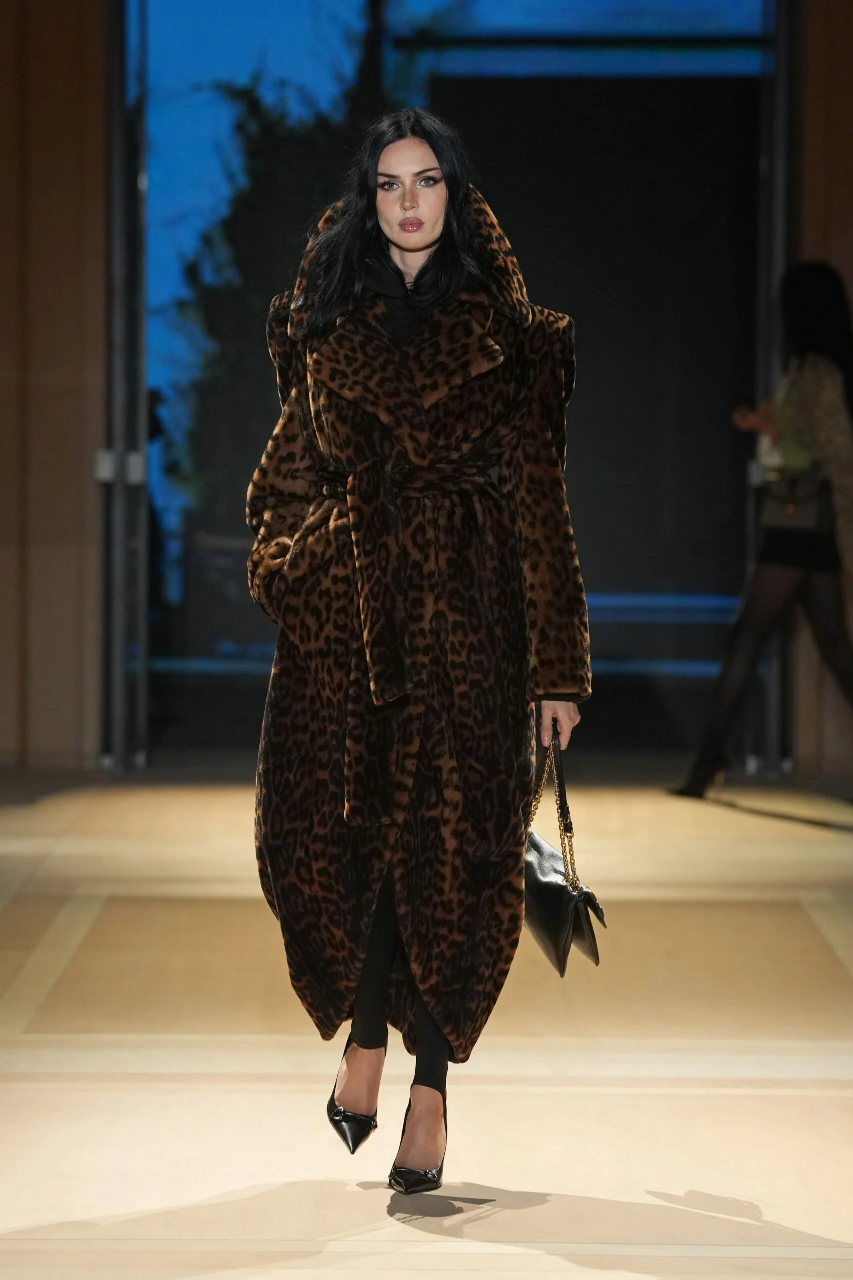 gucci-spring-2027-ready-to-wear-look-25-scaled.jpg