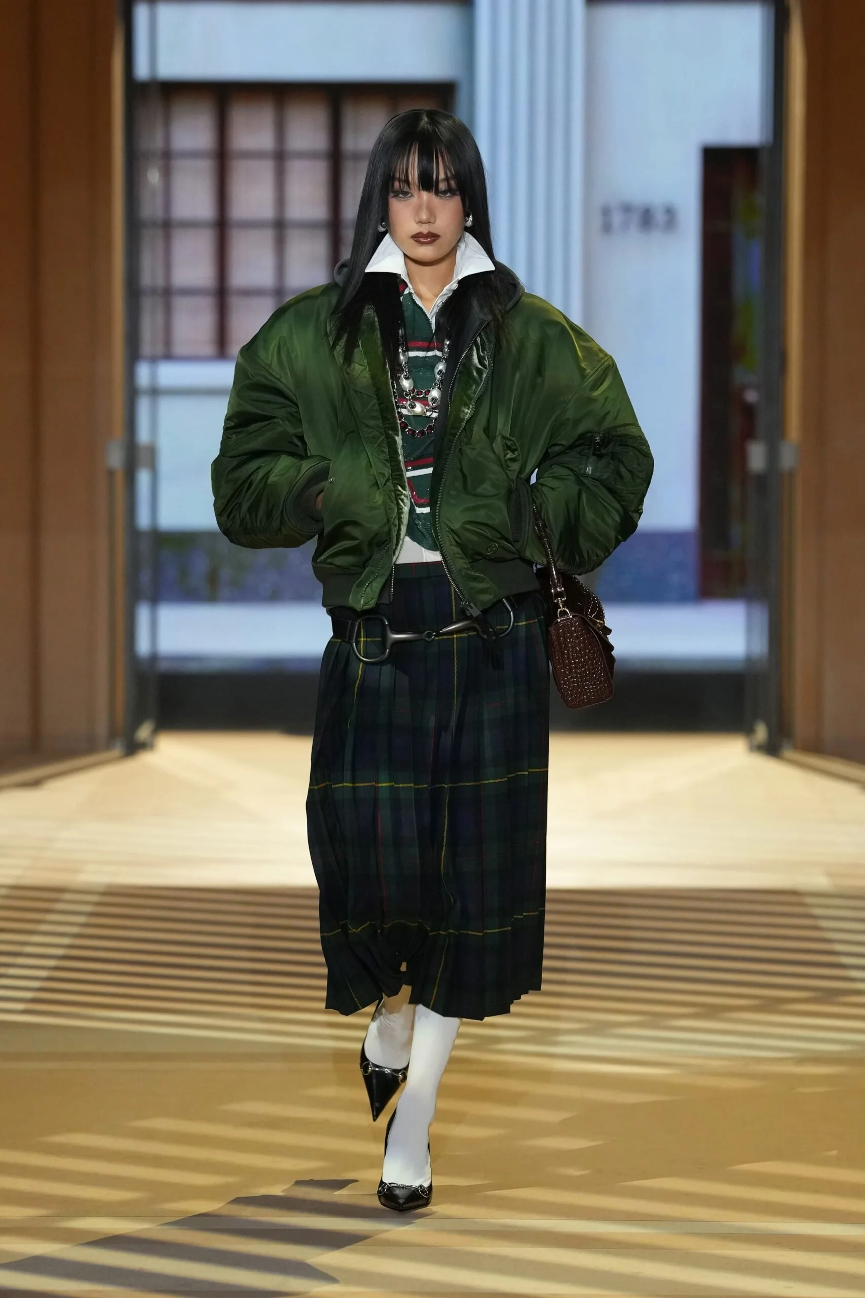 gucci-spring-2027-ready-to-wear-look-31-scaled.jpg
