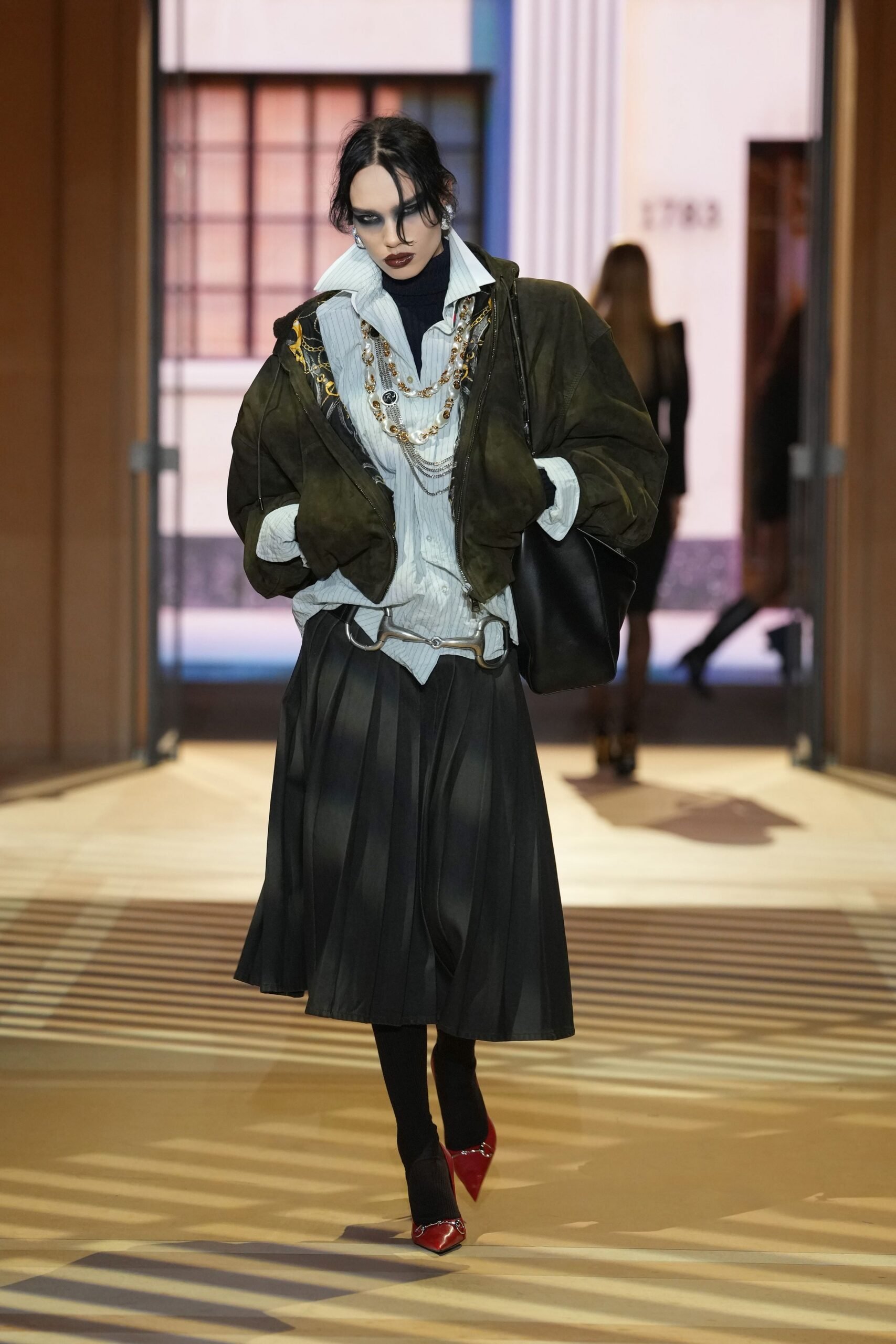 gucci-spring-2027-ready-to-wear-look-37-scaled.jpg