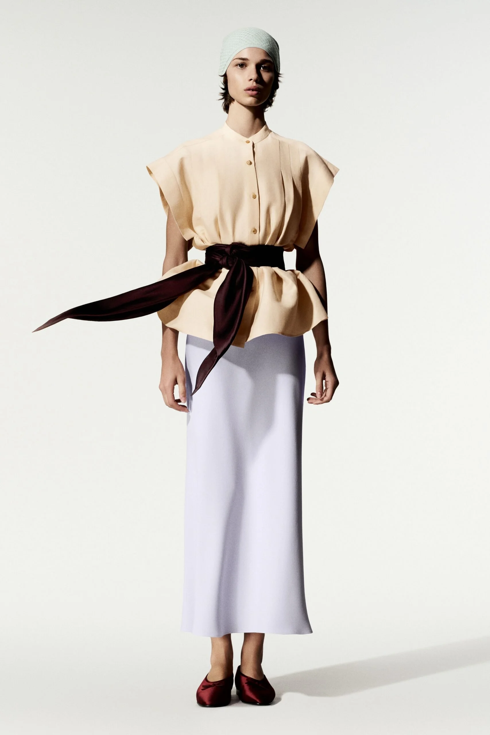 loro-piana-spring-2027-ready-to-wear-look-05-scaled.jpg