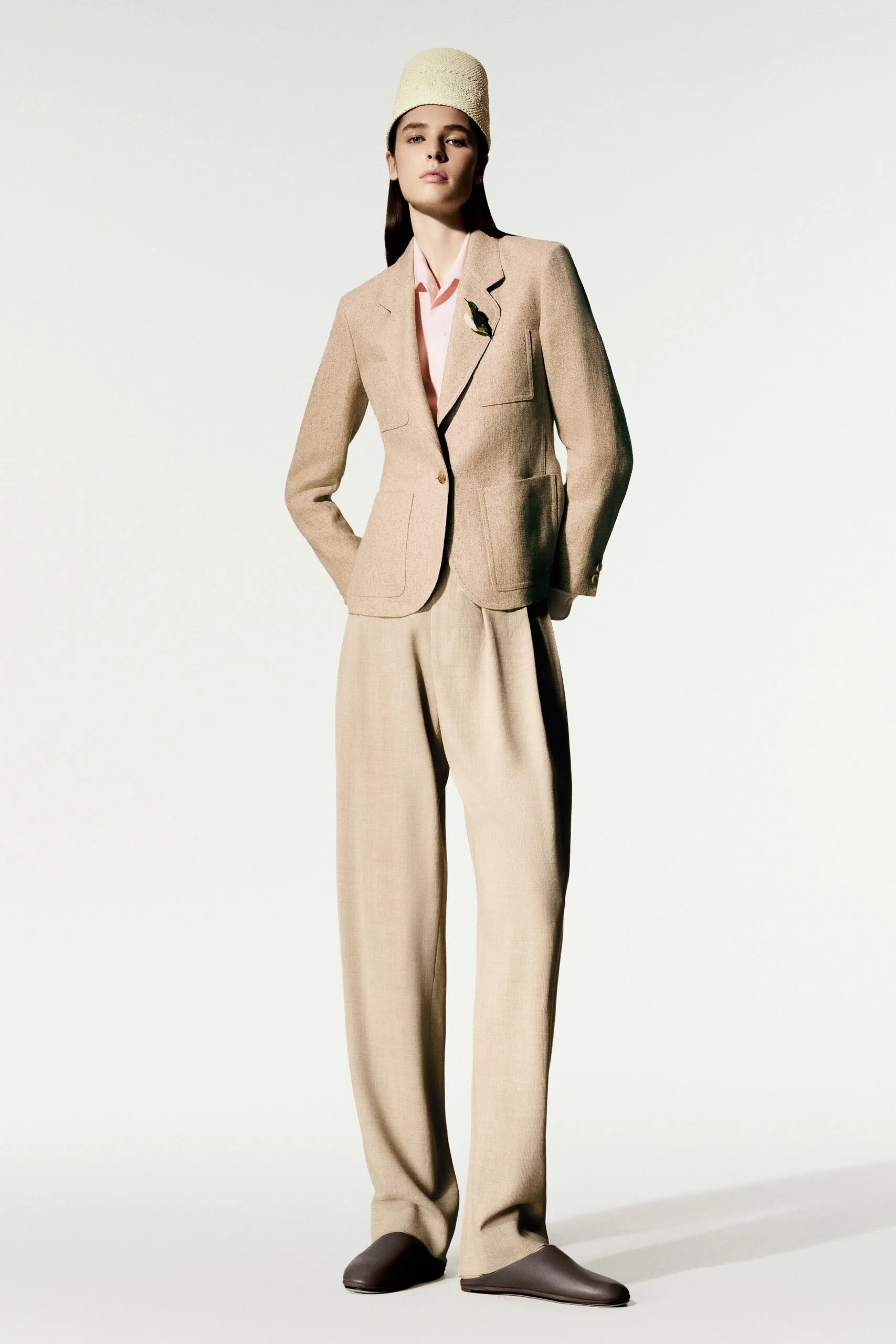 loro-piana-spring-2027-ready-to-wear-look-09-scaled.jpg