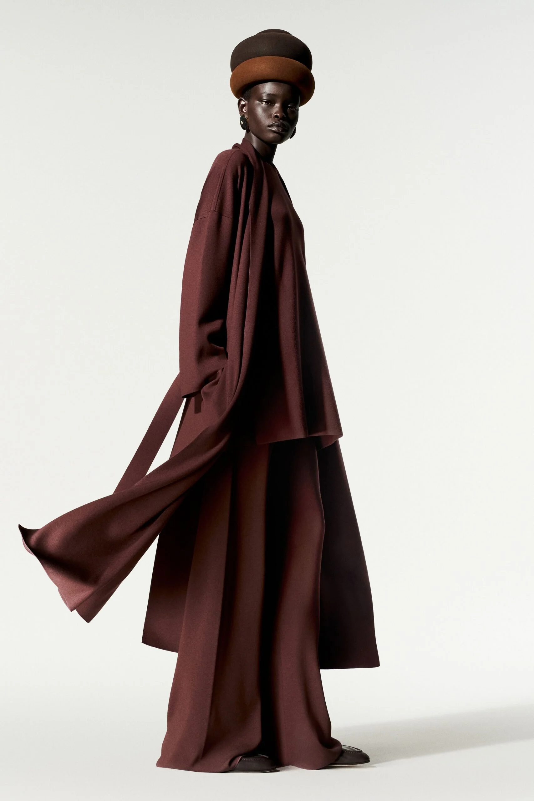 loro-piana-spring-2027-ready-to-wear-look-20-scaled.jpg