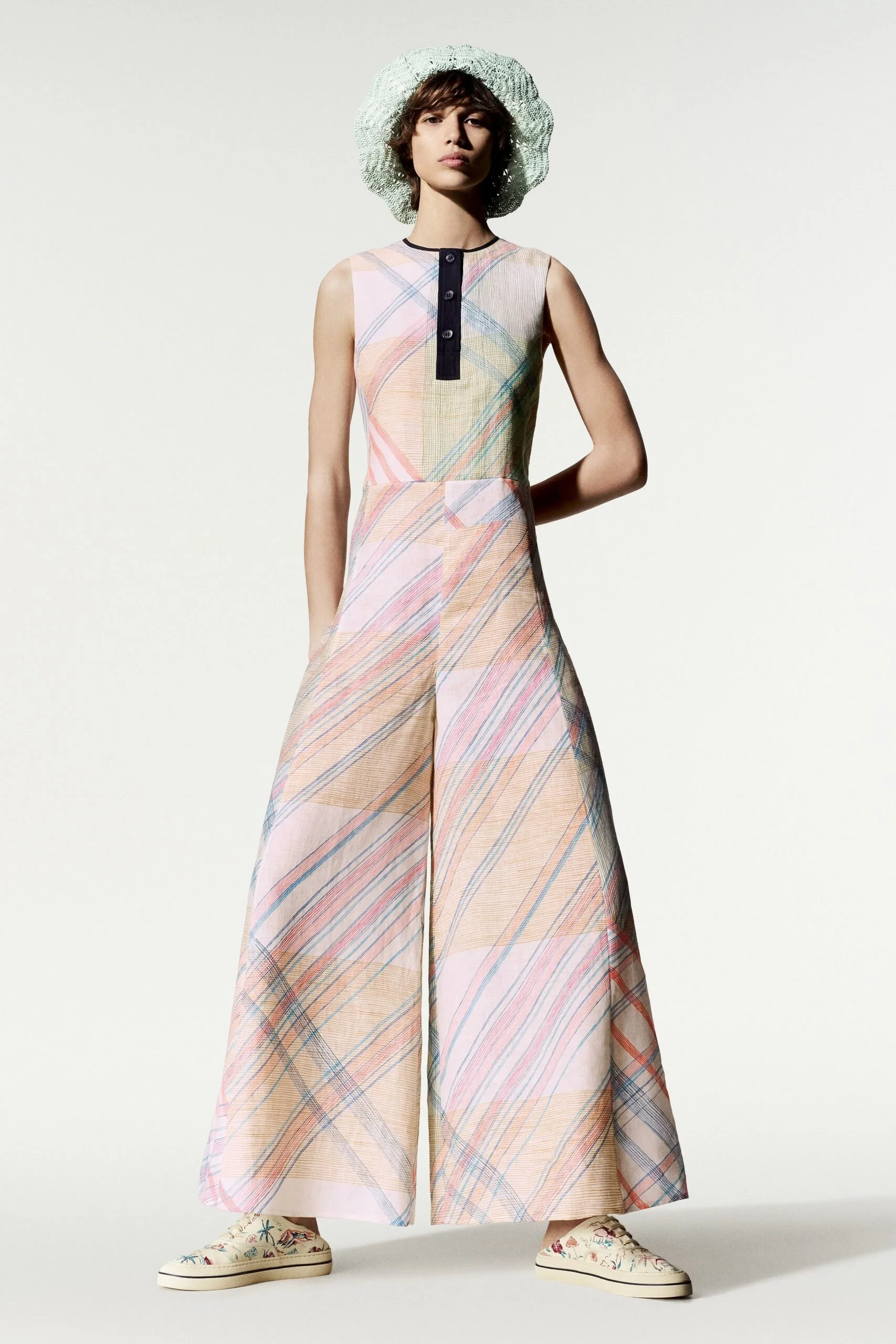 loro-piana-spring-2027-ready-to-wear-look-31-scaled.jpg