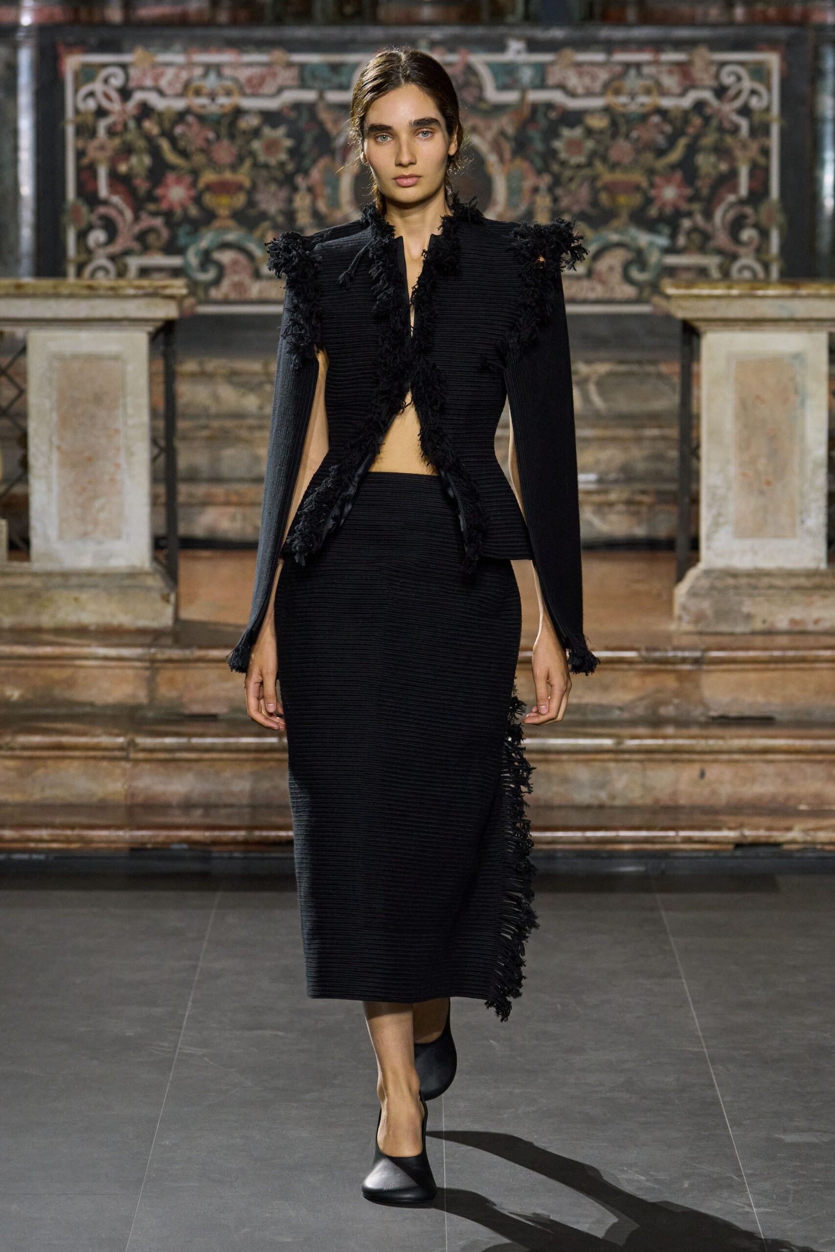 institution-by-galib-gassanoff-spring-2027-ready-to-wear-look-01-scaled.jpg