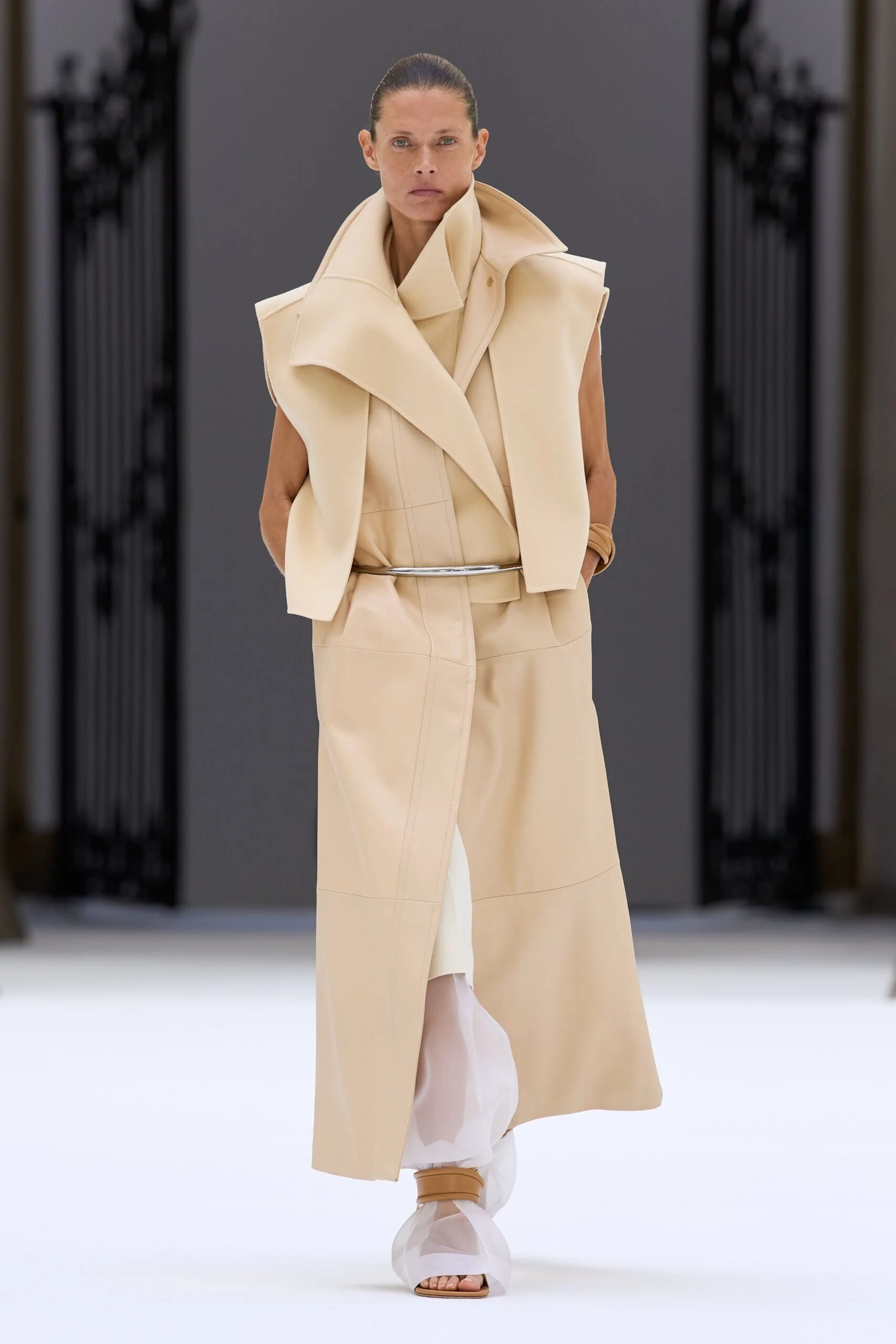 sportmax-spring-2027-ready-to-wear-look-01-scaled.jpg