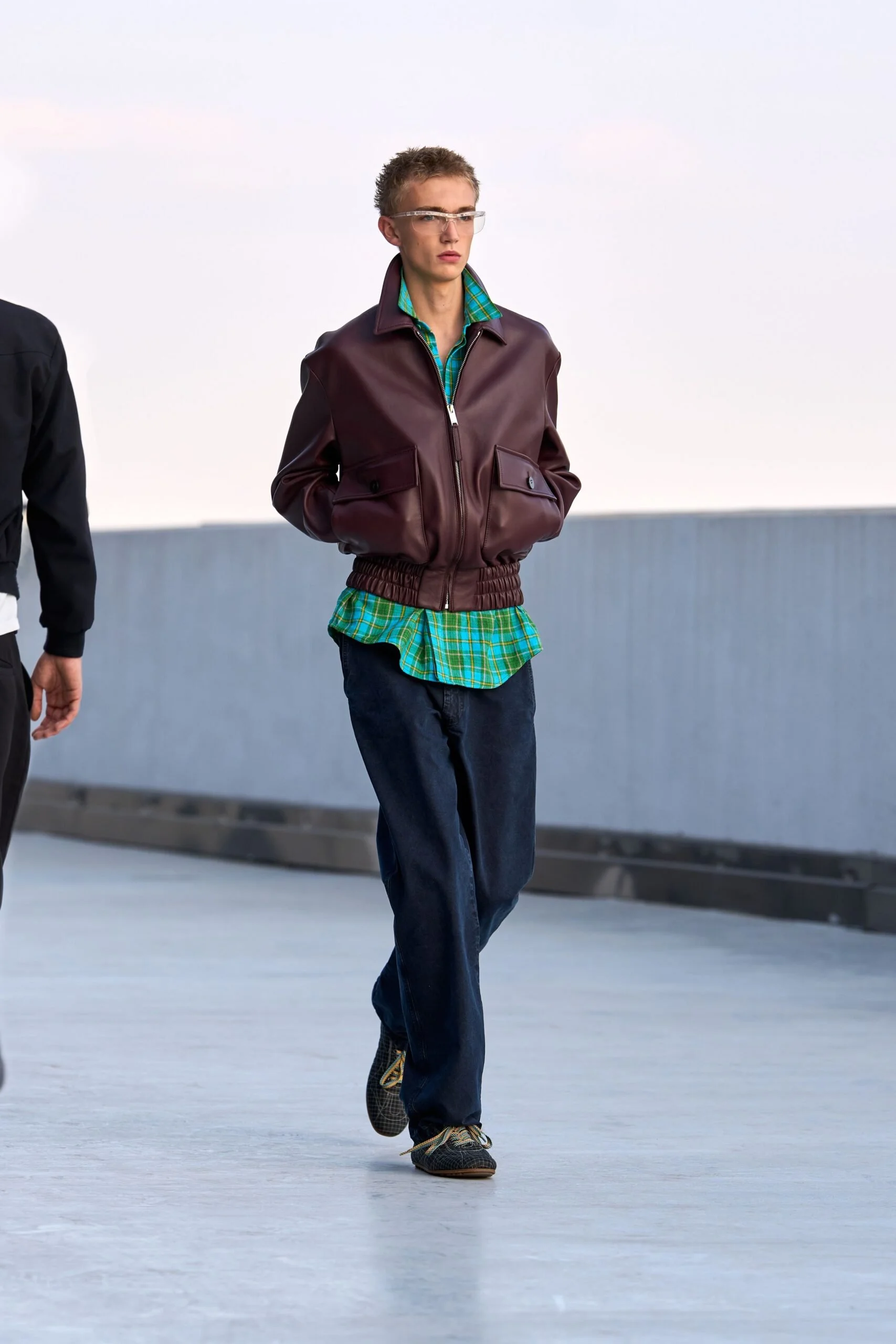 moschino-spring-2027-ready-to-wear-look-02-scaled.jpg