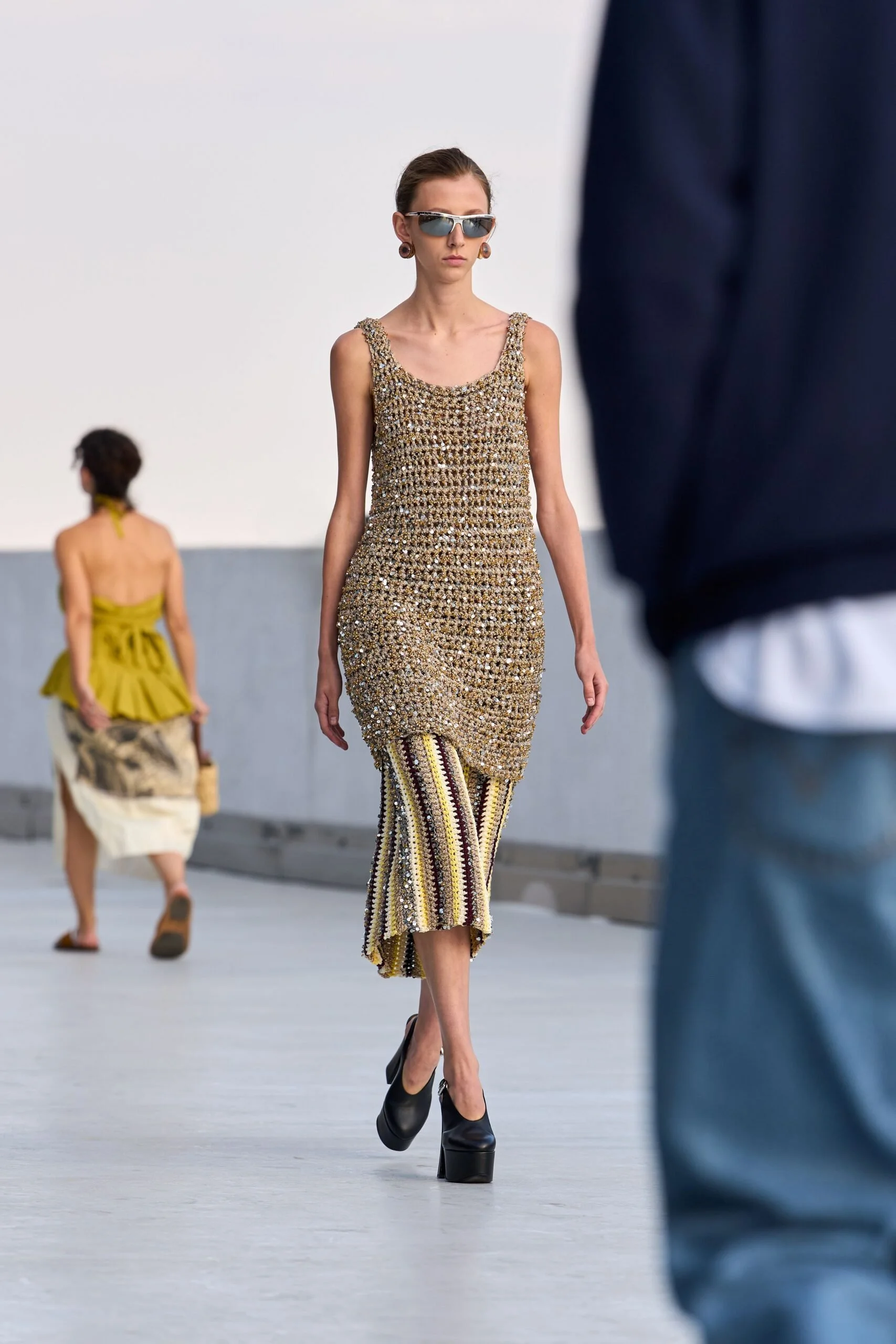moschino-spring-2027-ready-to-wear-look-27-scaled.jpg