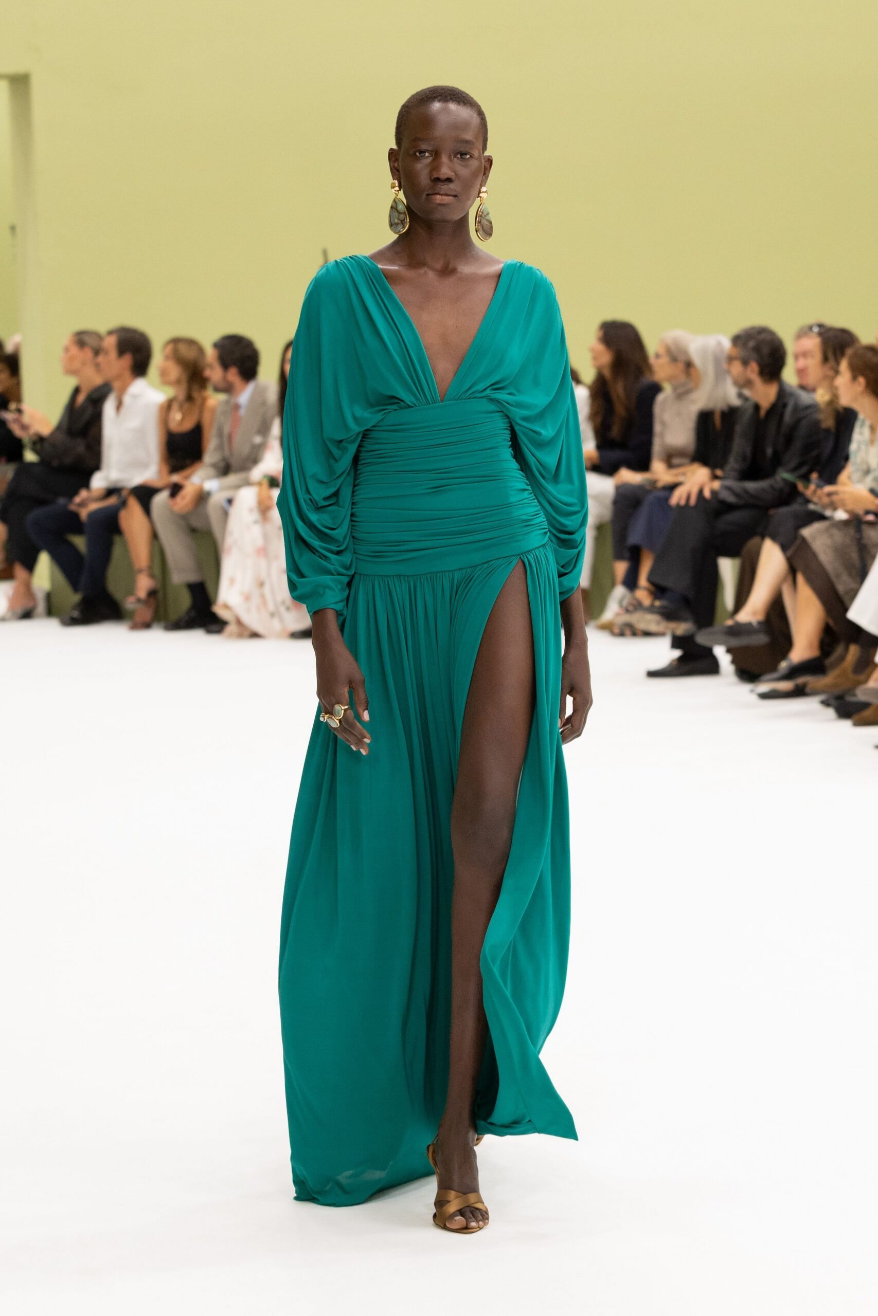 luisa-spagnoli-spring-2027-ready-to-wear-look-34-scaled.jpg