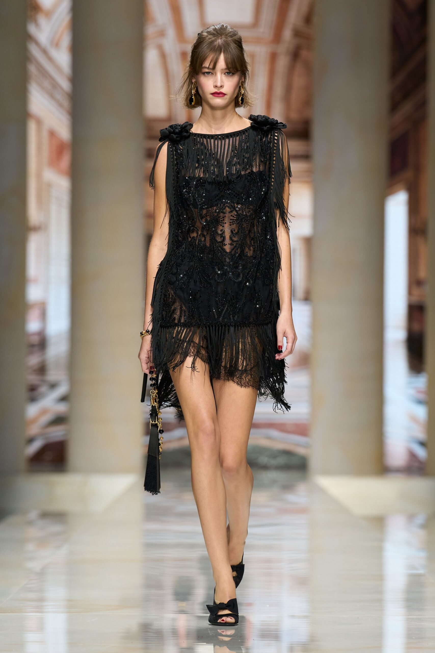 dolce-gabbana-spring-2027-ready-to-wear-look-02-scaled.jpg