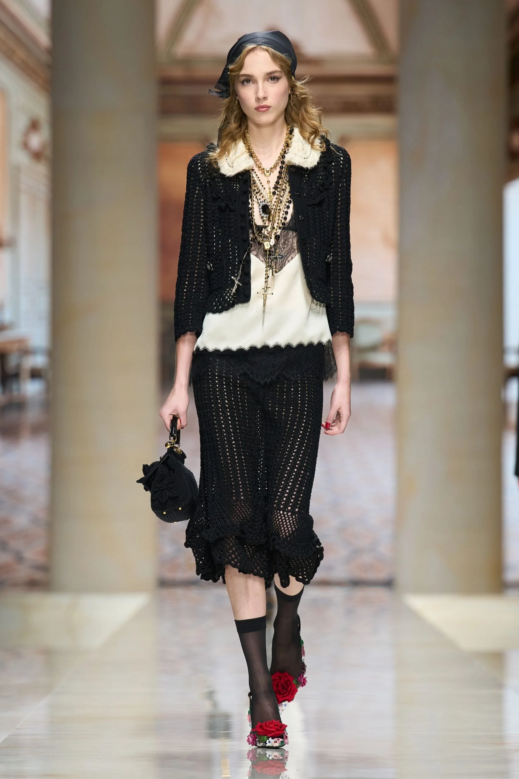 dolce-gabbana-spring-2027-ready-to-wear-look-03-scaled.jpg