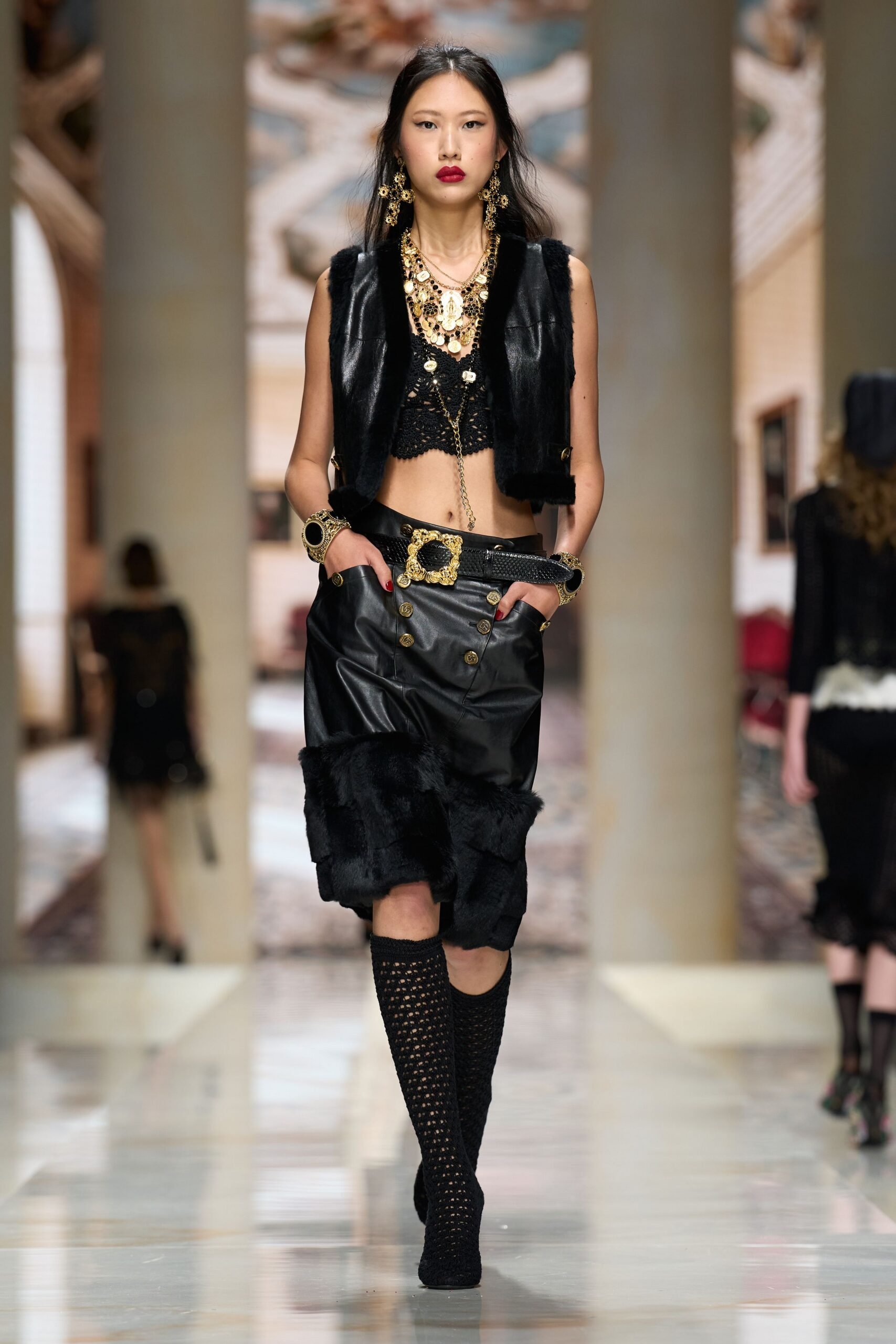dolce-gabbana-spring-2027-ready-to-wear-look-05-scaled.jpg