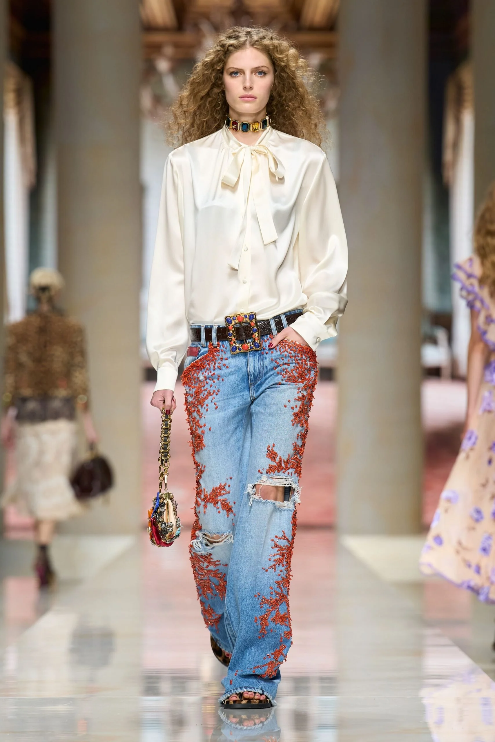 dolce-gabbana-spring-2027-ready-to-wear-look-11-scaled.jpg