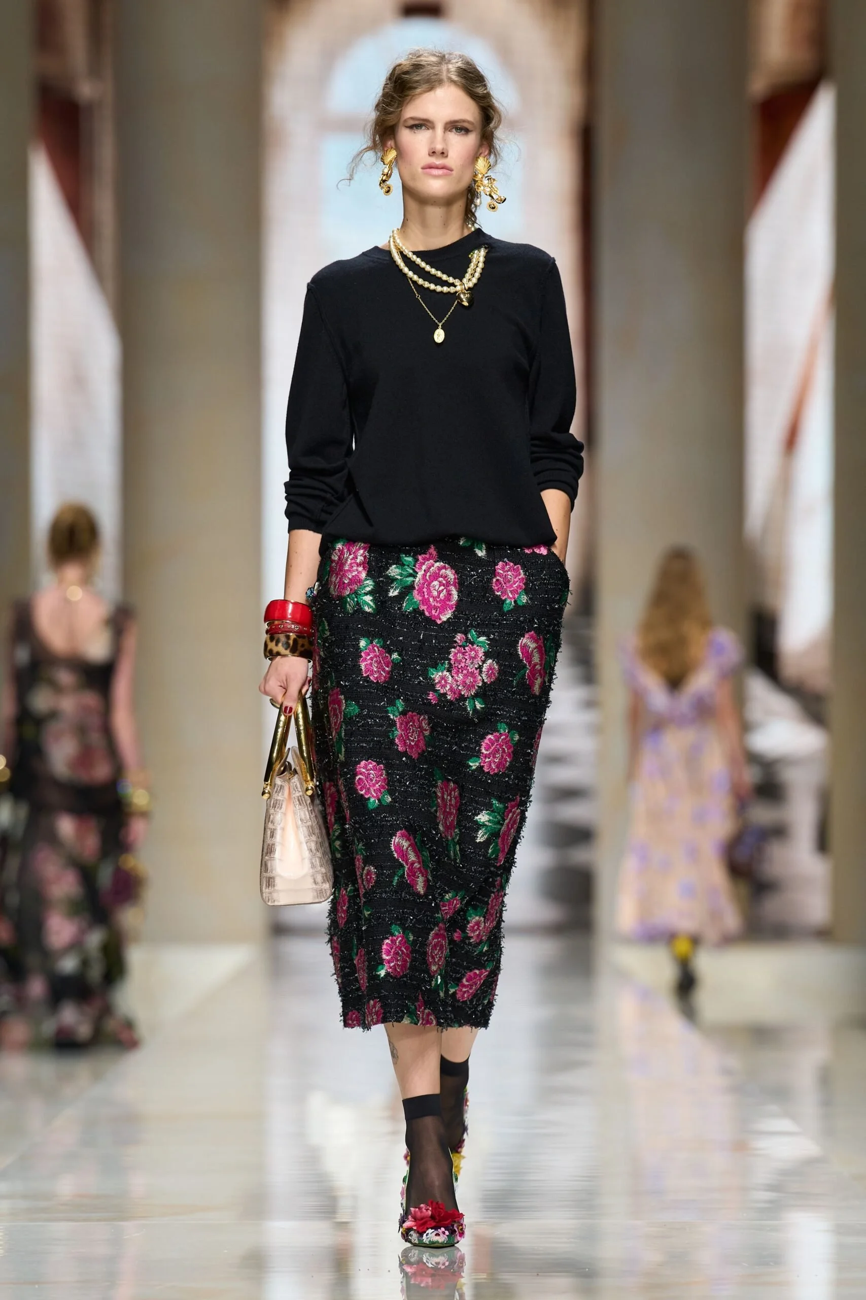 dolce-gabbana-spring-2027-ready-to-wear-look-12-scaled.jpg