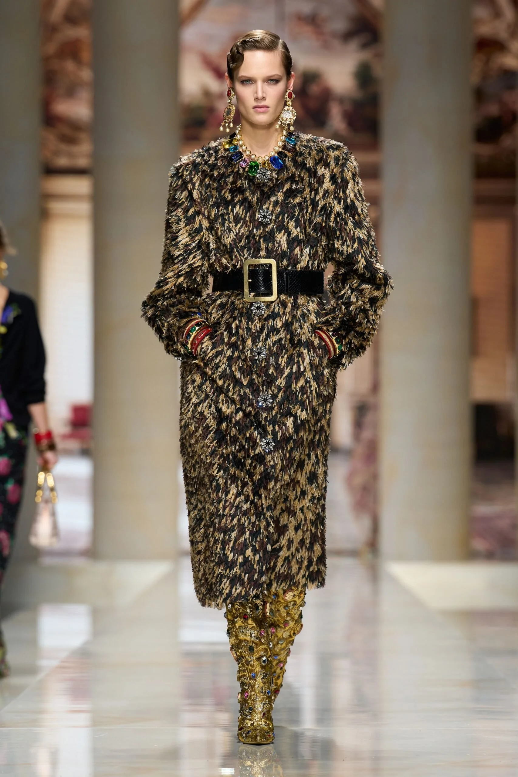 dolce-gabbana-spring-2027-ready-to-wear-look-14-scaled.jpg