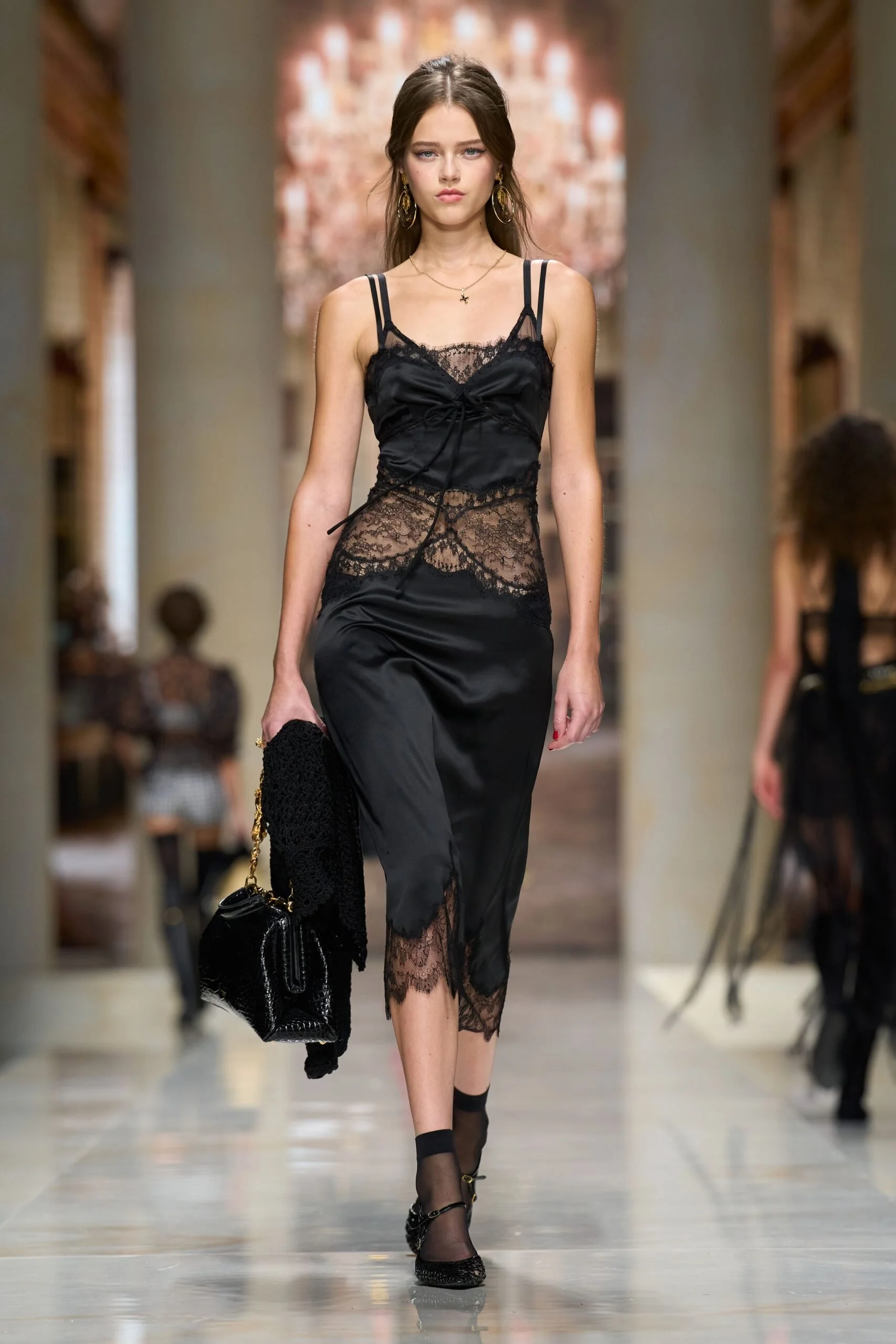 dolce-gabbana-spring-2027-ready-to-wear-look-29-scaled.jpg