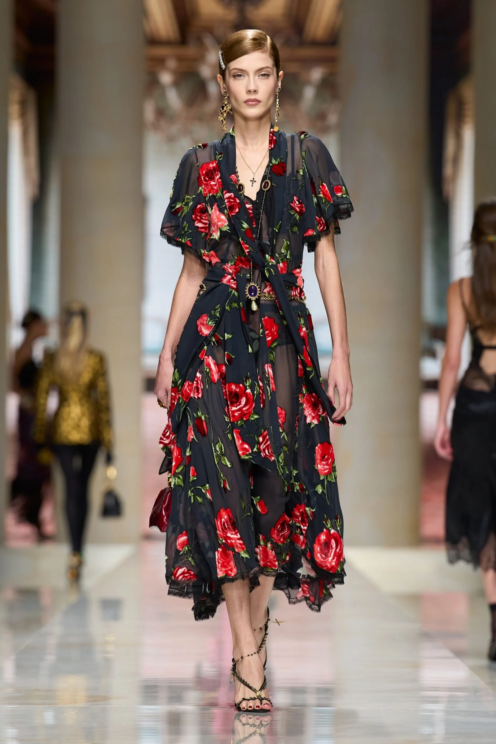 dolce-gabbana-spring-2027-ready-to-wear-look-31-scaled.jpg