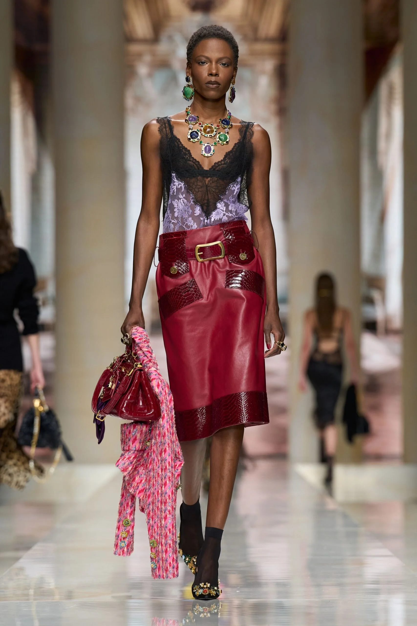 dolce-gabbana-spring-2027-ready-to-wear-look-32-scaled.jpg