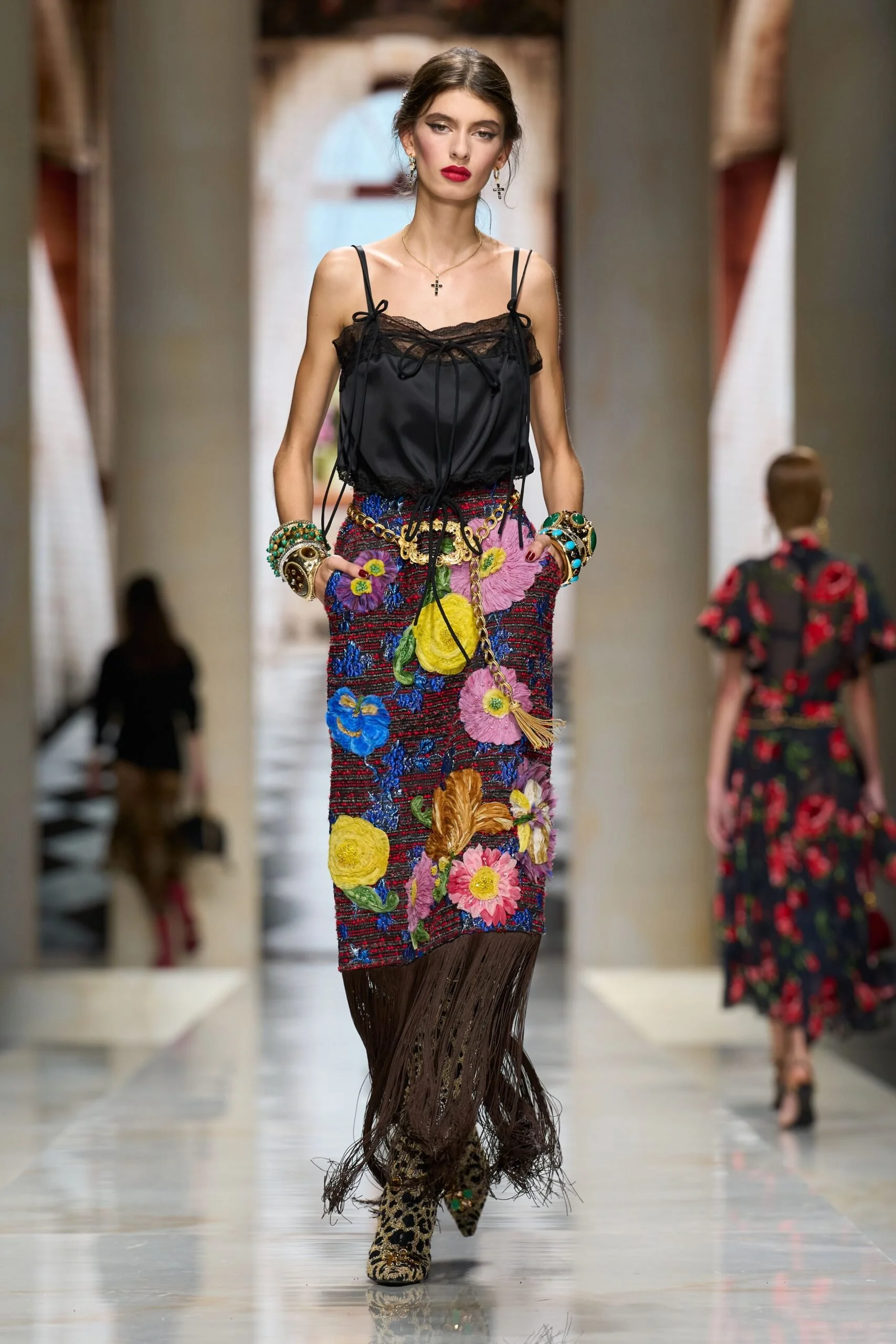 dolce-gabbana-spring-2027-ready-to-wear-look-33-scaled.jpg