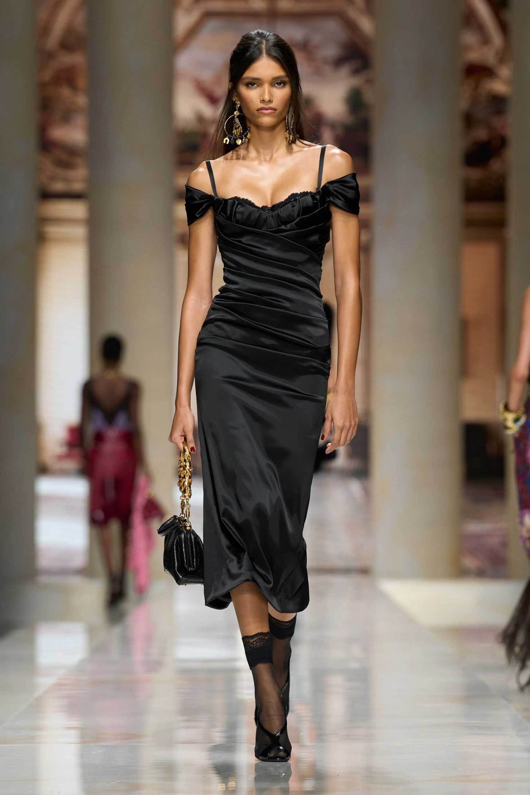 dolce-gabbana-spring-2027-ready-to-wear-look-35-scaled.jpg