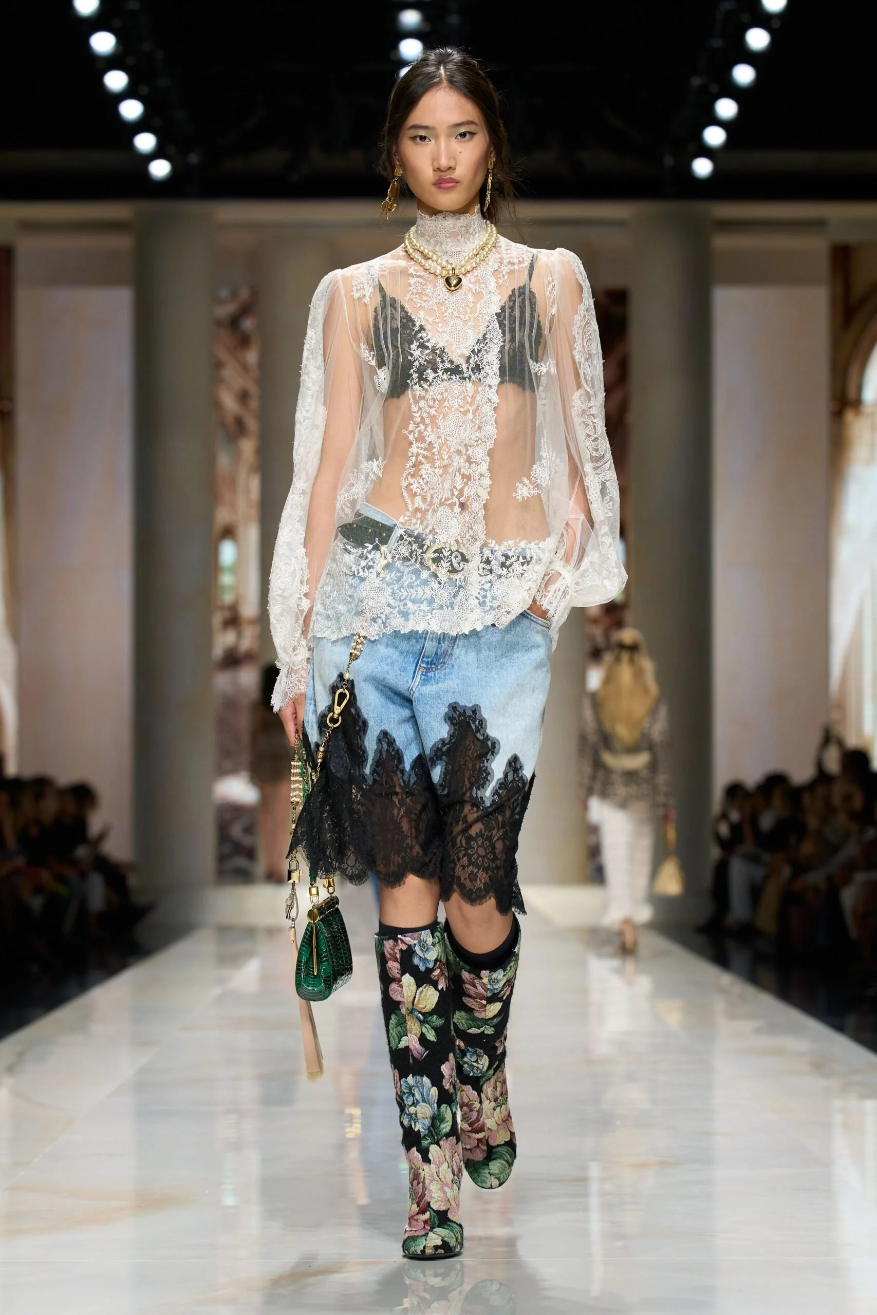 dolce-gabbana-spring-2027-ready-to-wear-look-41-scaled.jpg