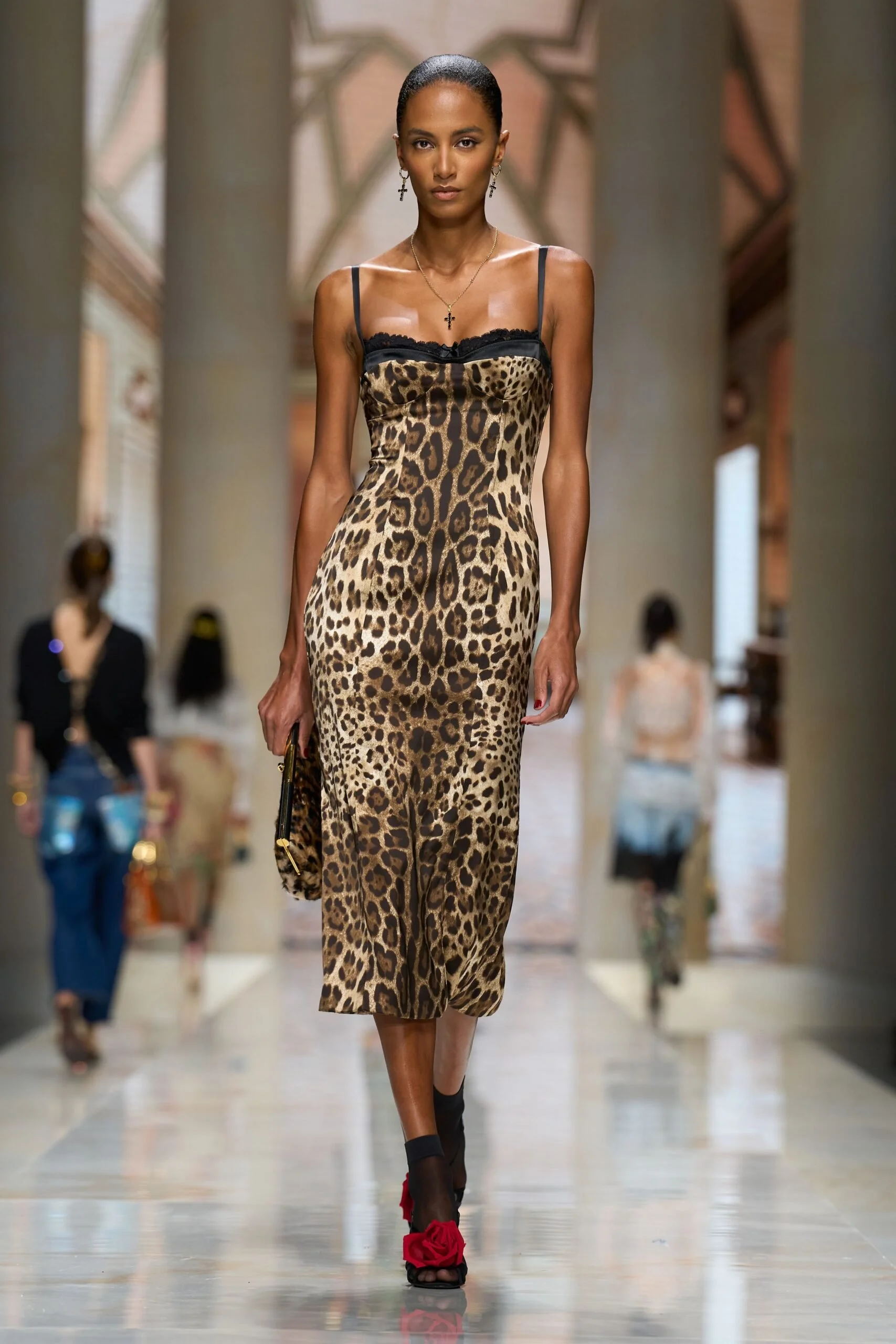 dolce-gabbana-spring-2027-ready-to-wear-look-44-scaled.jpg