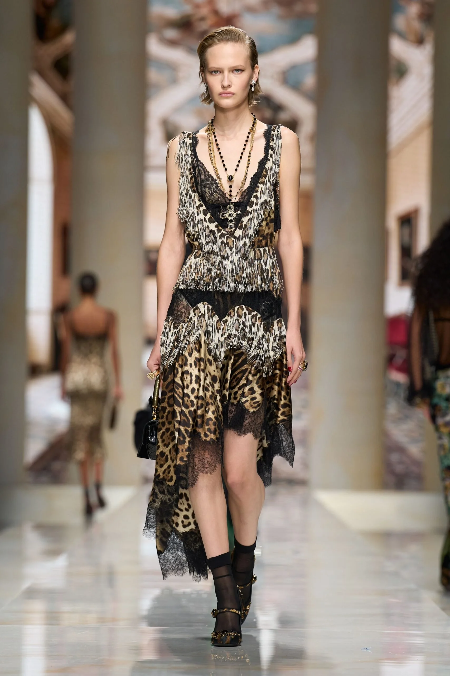 dolce-gabbana-spring-2027-ready-to-wear-look-47-scaled.jpg