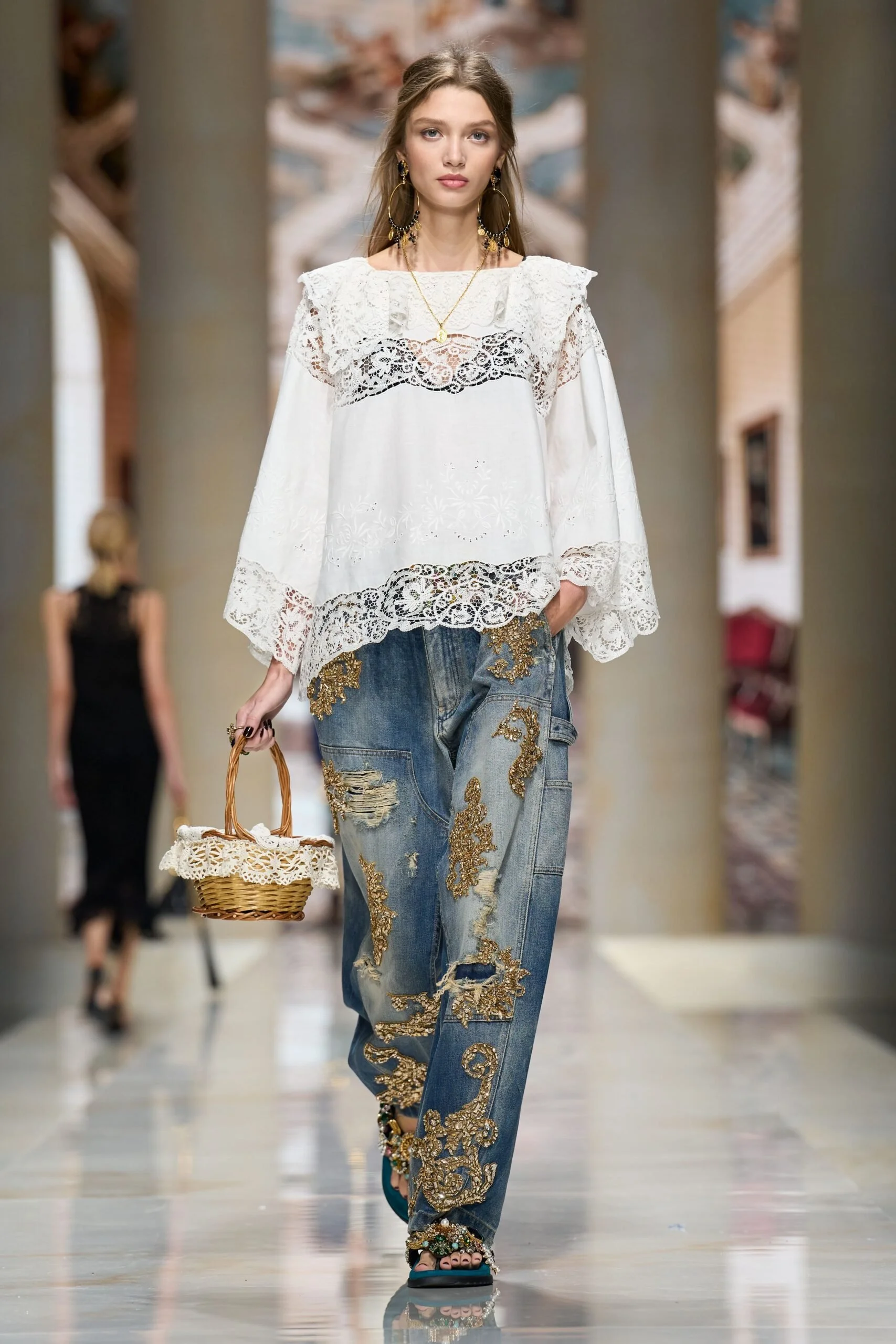 dolce-gabbana-spring-2027-ready-to-wear-look-49-scaled.jpg