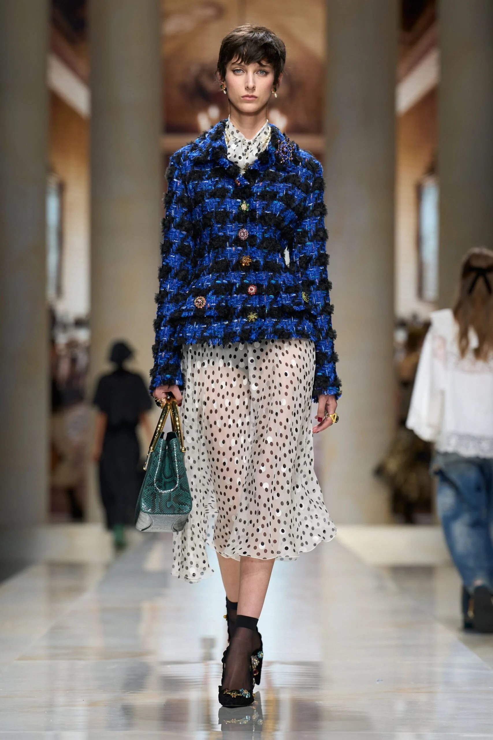 dolce-gabbana-spring-2027-ready-to-wear-look-51-scaled.jpg