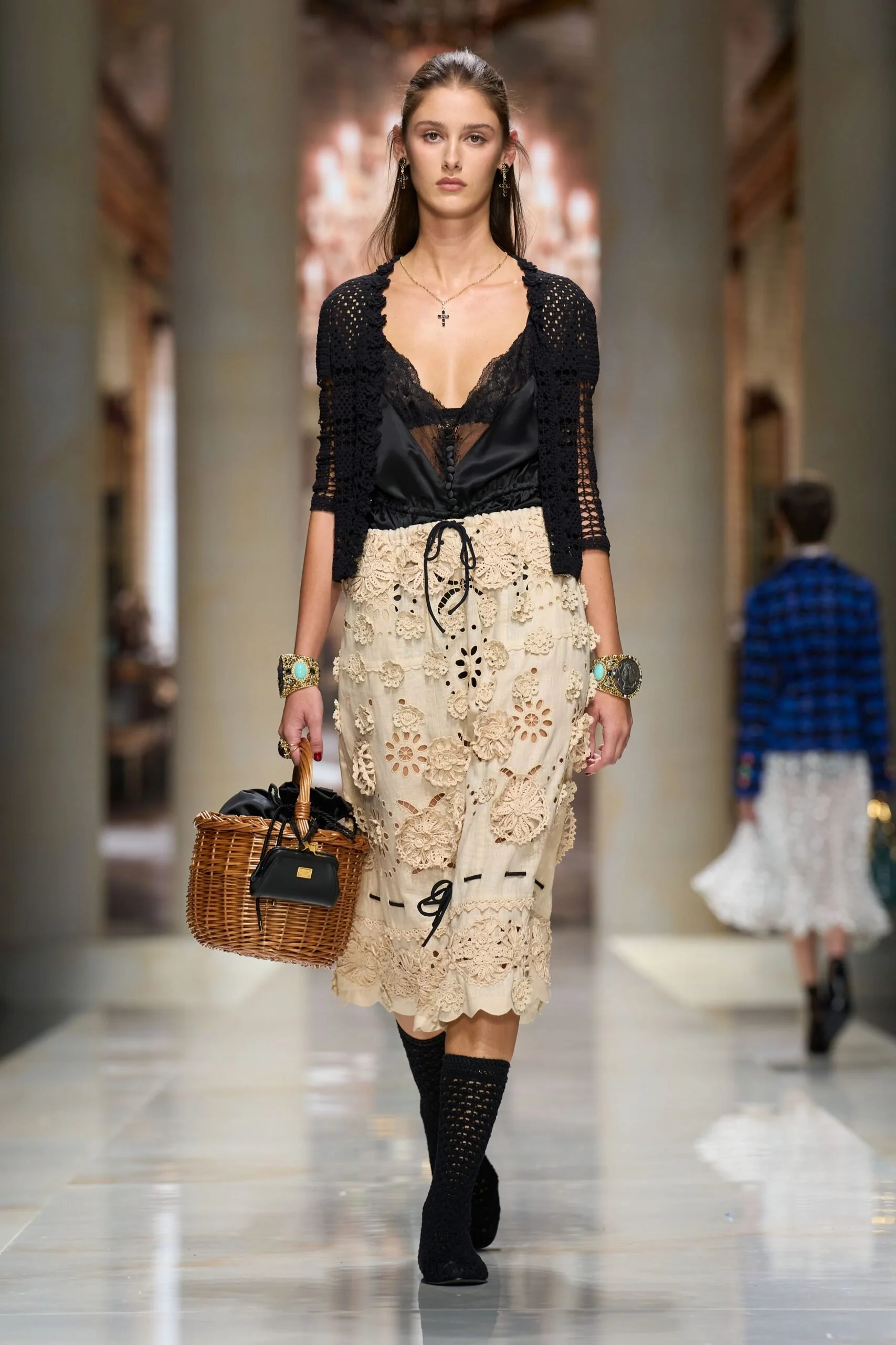 dolce-gabbana-spring-2027-ready-to-wear-look-53-scaled.jpg