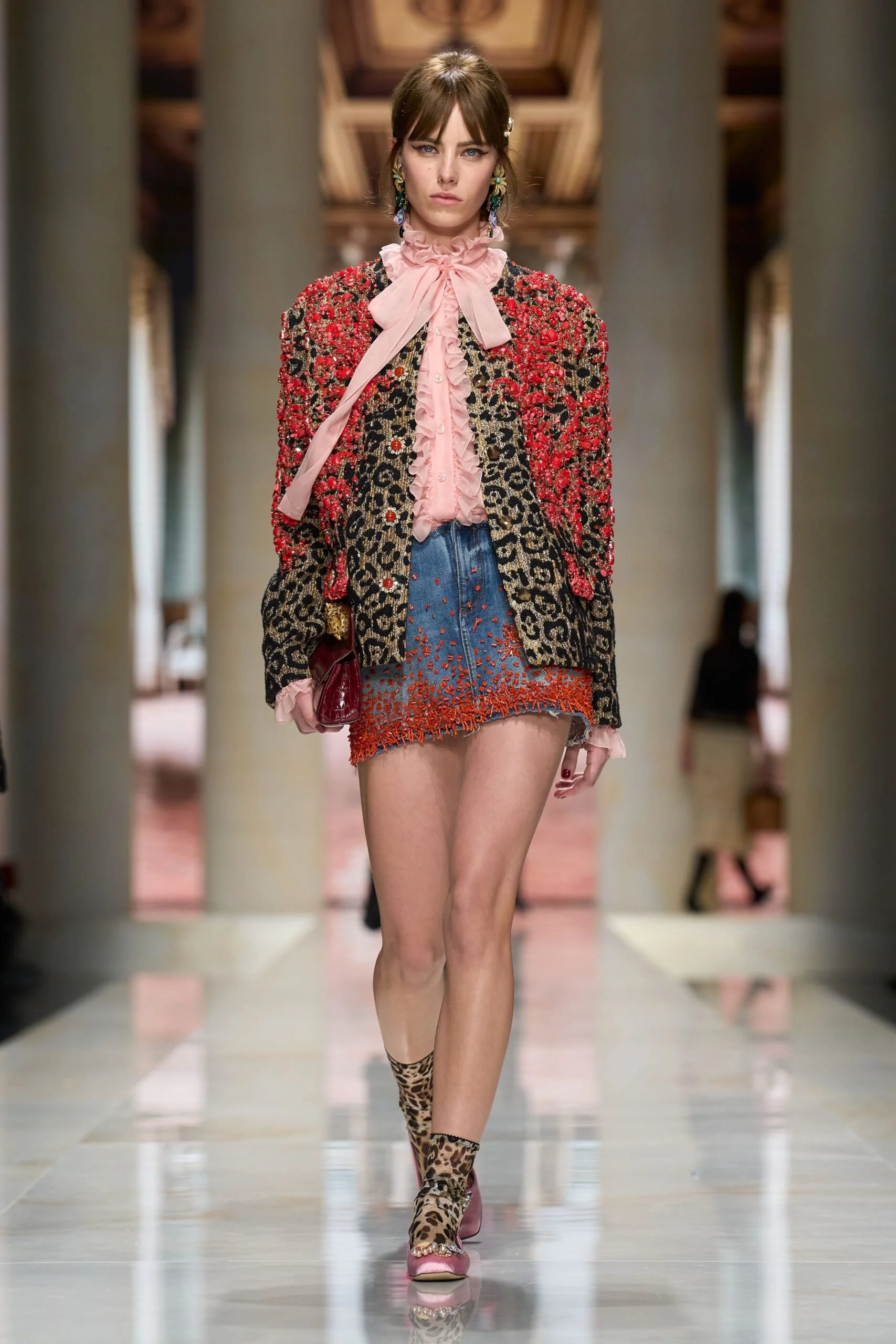 dolce-gabbana-spring-2027-ready-to-wear-look-56-scaled.jpg