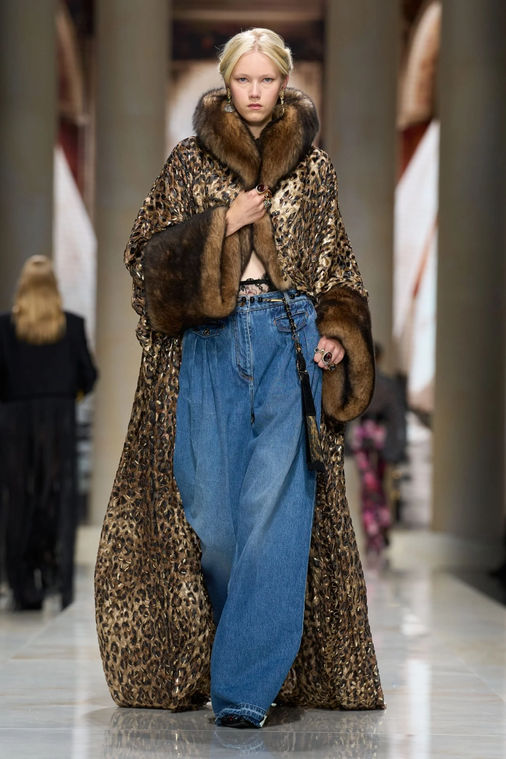 dolce-gabbana-spring-2027-ready-to-wear-look-60-scaled.jpg
