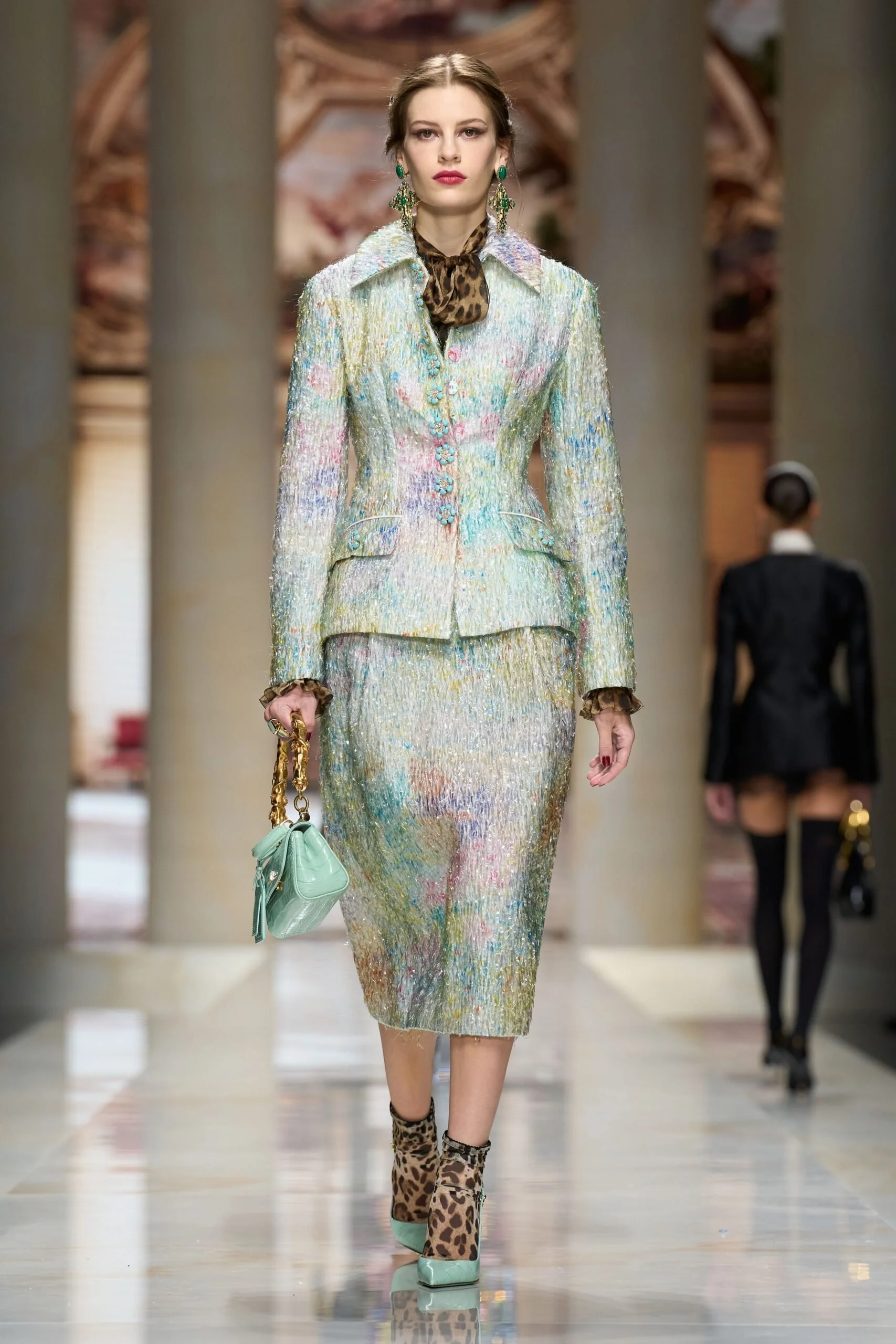 dolce-gabbana-spring-2027-ready-to-wear-look-61-scaled.jpg