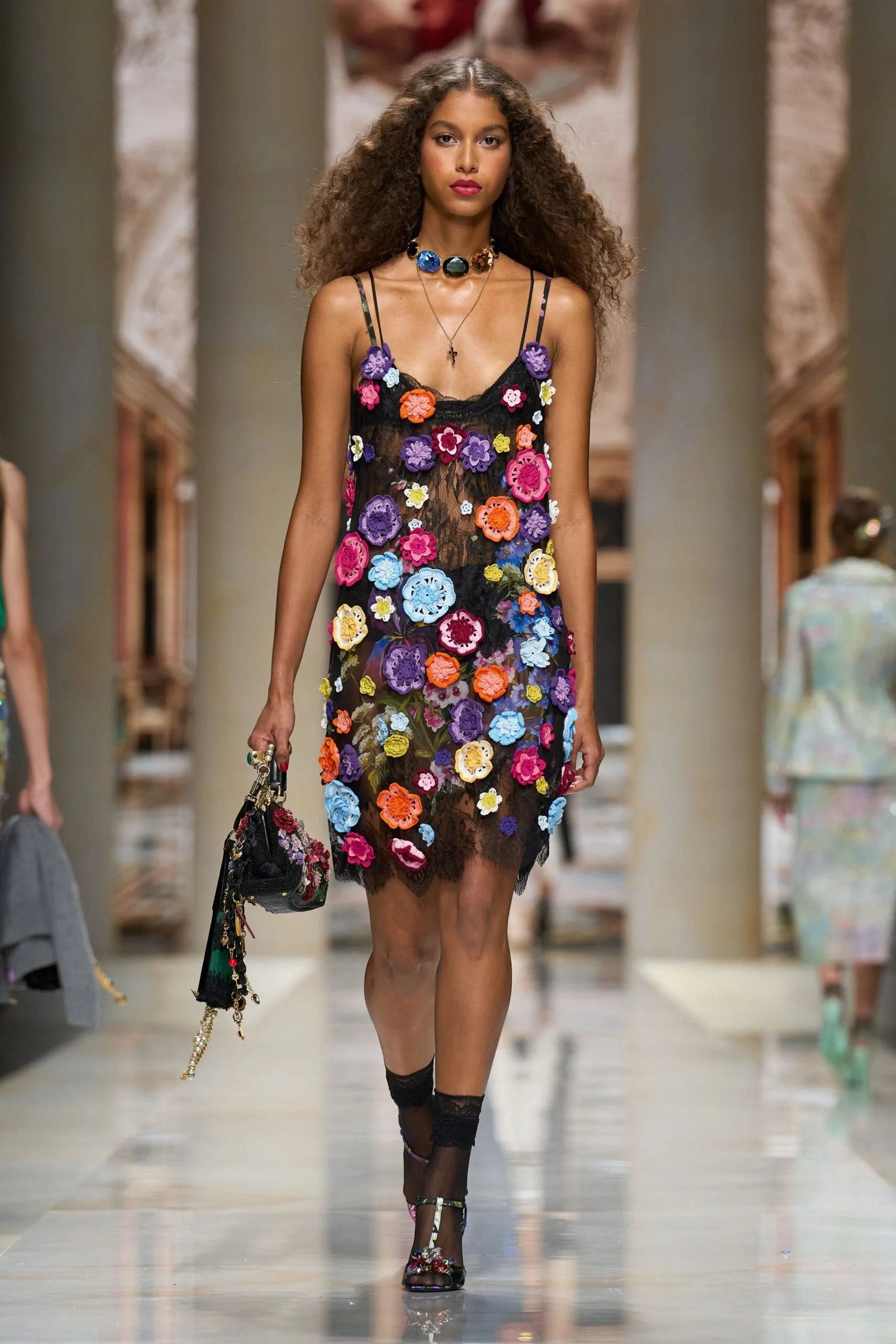dolce-gabbana-spring-2027-ready-to-wear-look-64-scaled.jpg