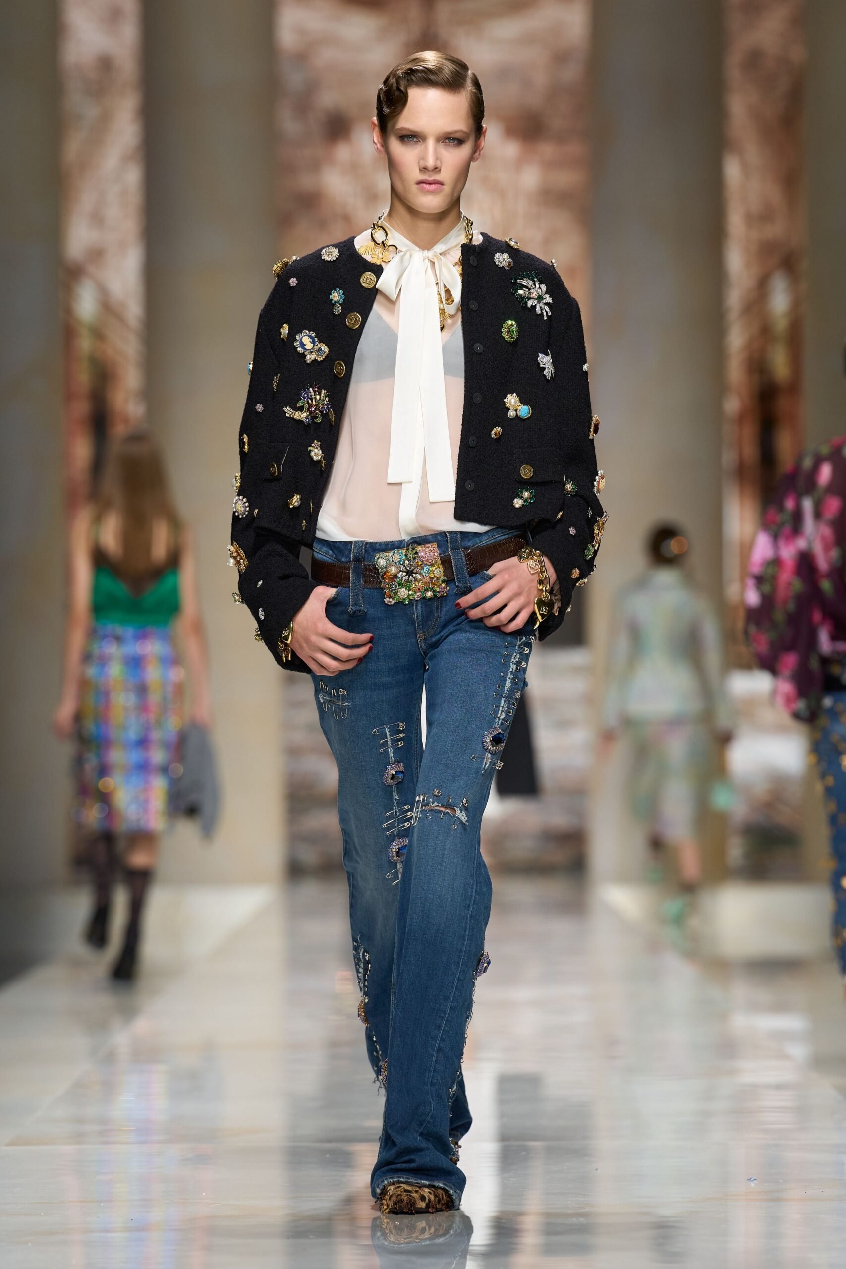 dolce-gabbana-spring-2027-ready-to-wear-look-65-scaled.jpg