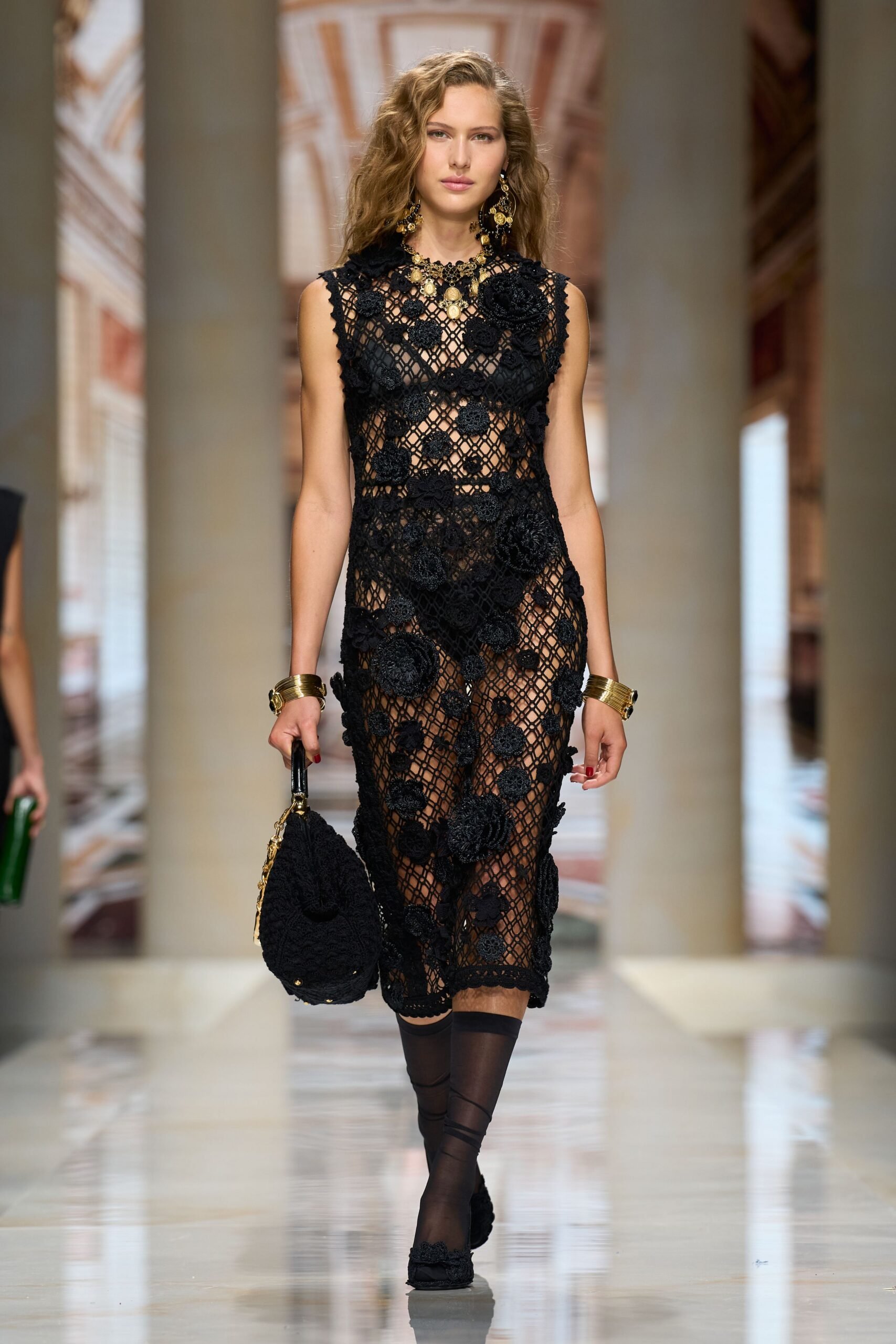 dolce-gabbana-spring-2027-ready-to-wear-look-68-scaled.jpg