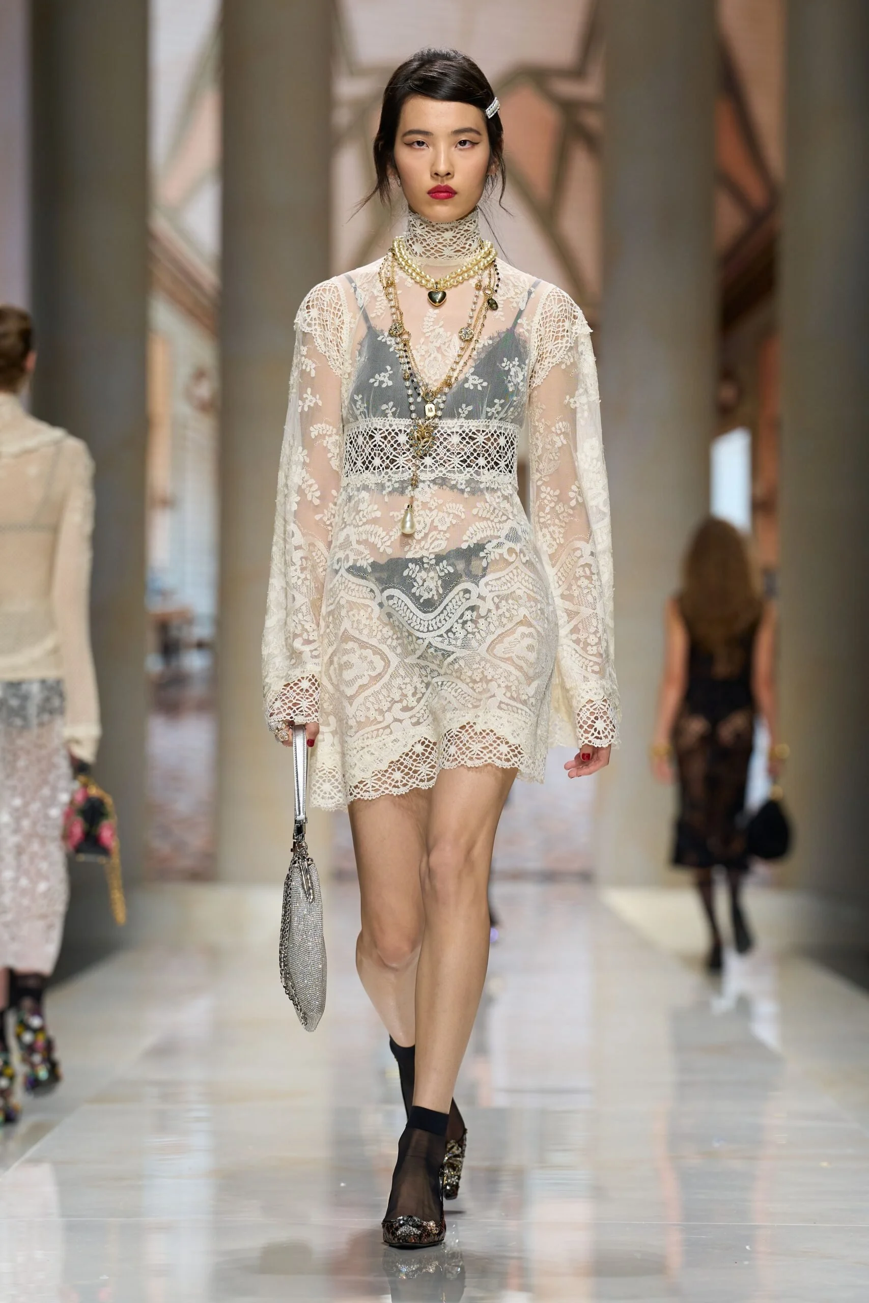 dolce-gabbana-spring-2027-ready-to-wear-look-71-scaled.jpg
