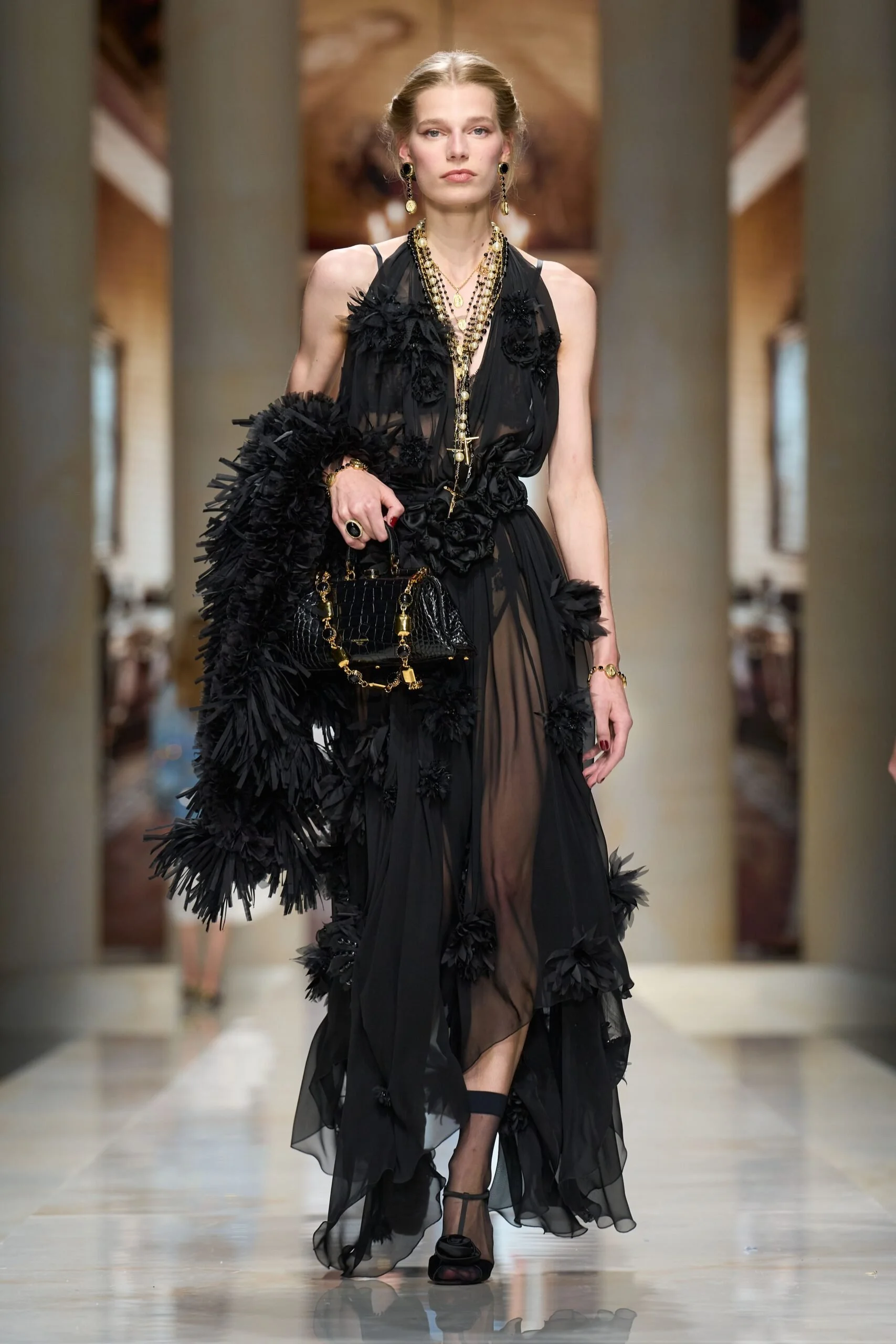 dolce-gabbana-spring-2027-ready-to-wear-look-76-scaled.jpg