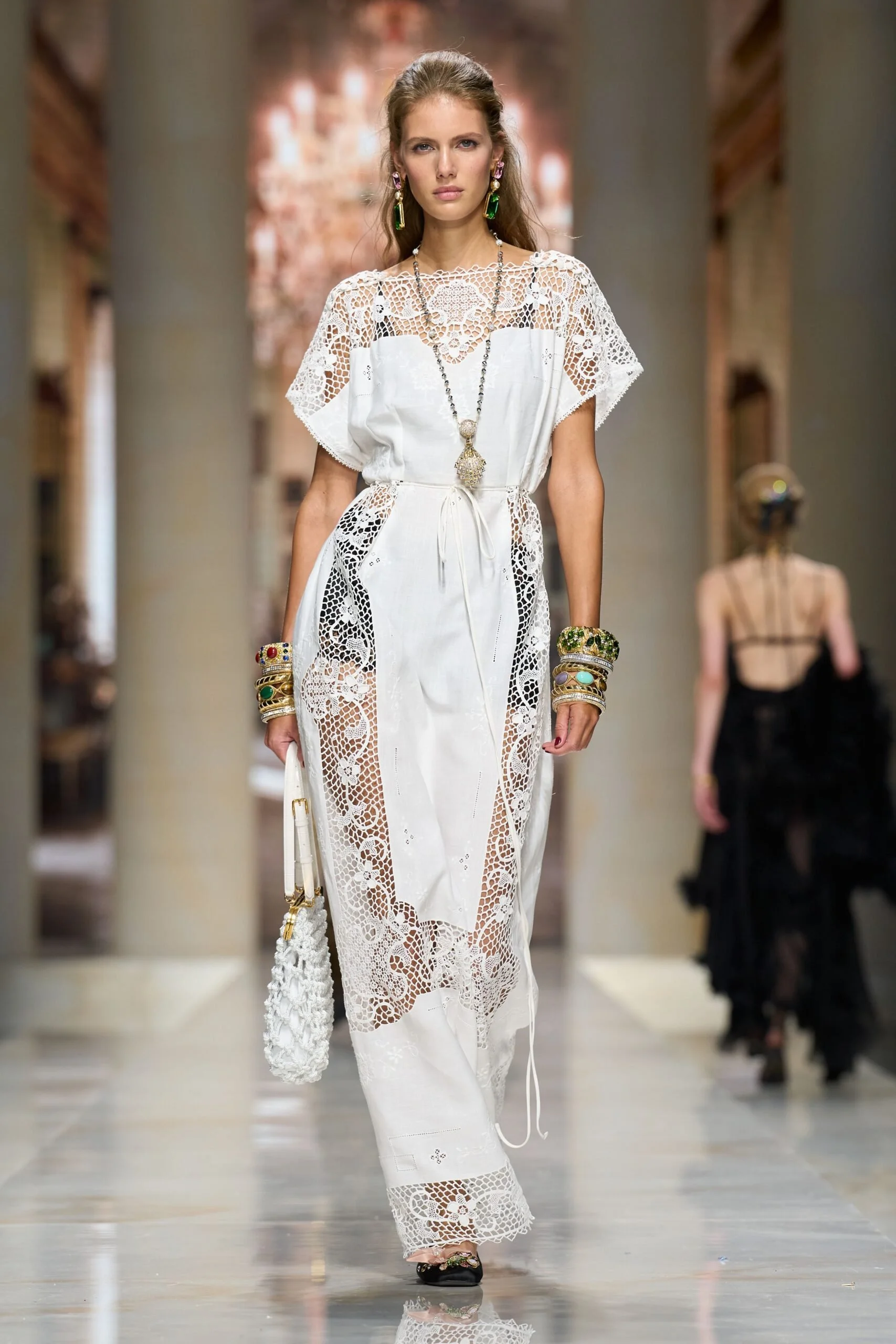dolce-gabbana-spring-2027-ready-to-wear-look-78-scaled.jpg