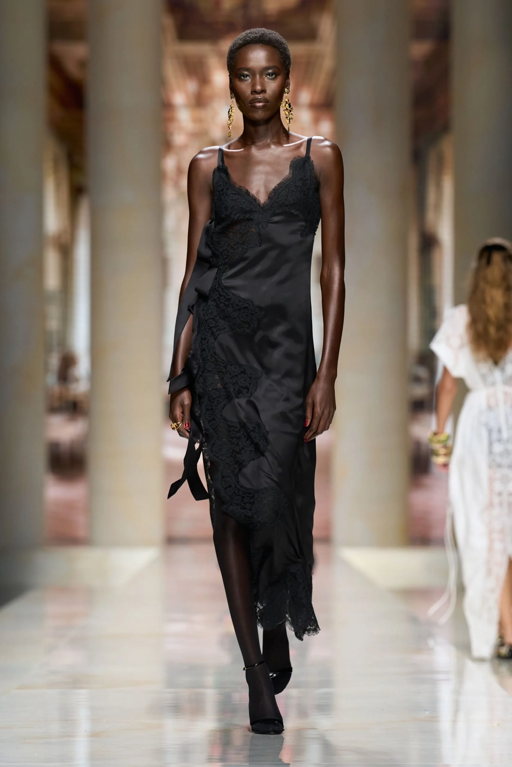dolce-gabbana-spring-2027-ready-to-wear-look-80-scaled.jpg