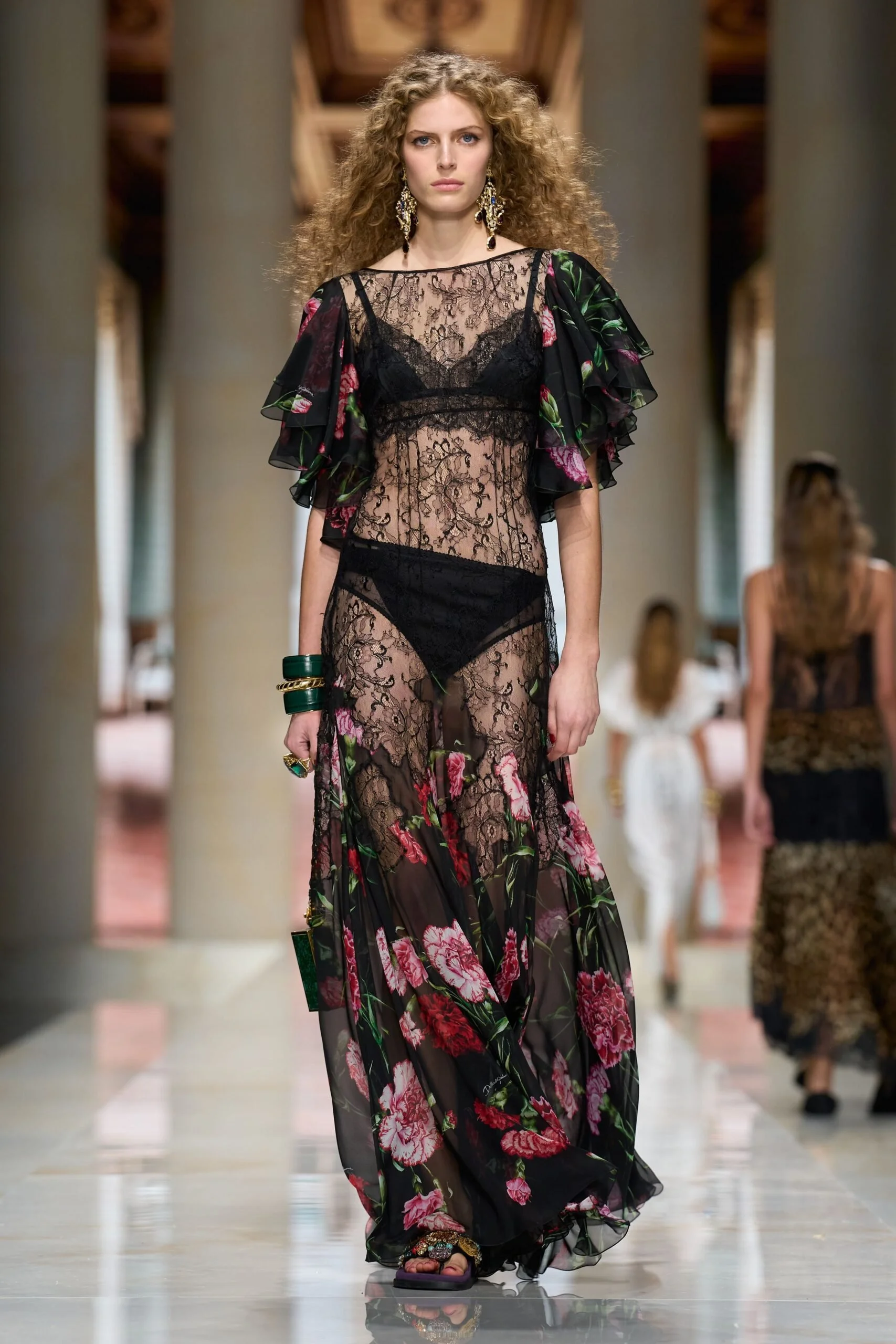 dolce-gabbana-spring-2027-ready-to-wear-look-81-scaled.jpg