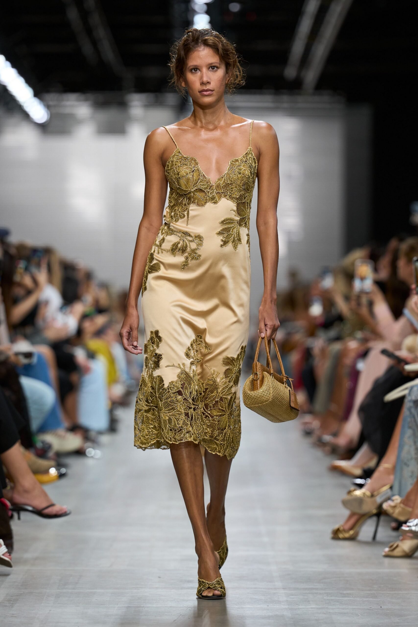 ermanno-scervino-spring-2027-ready-to-wear-look-16-scaled.jpg