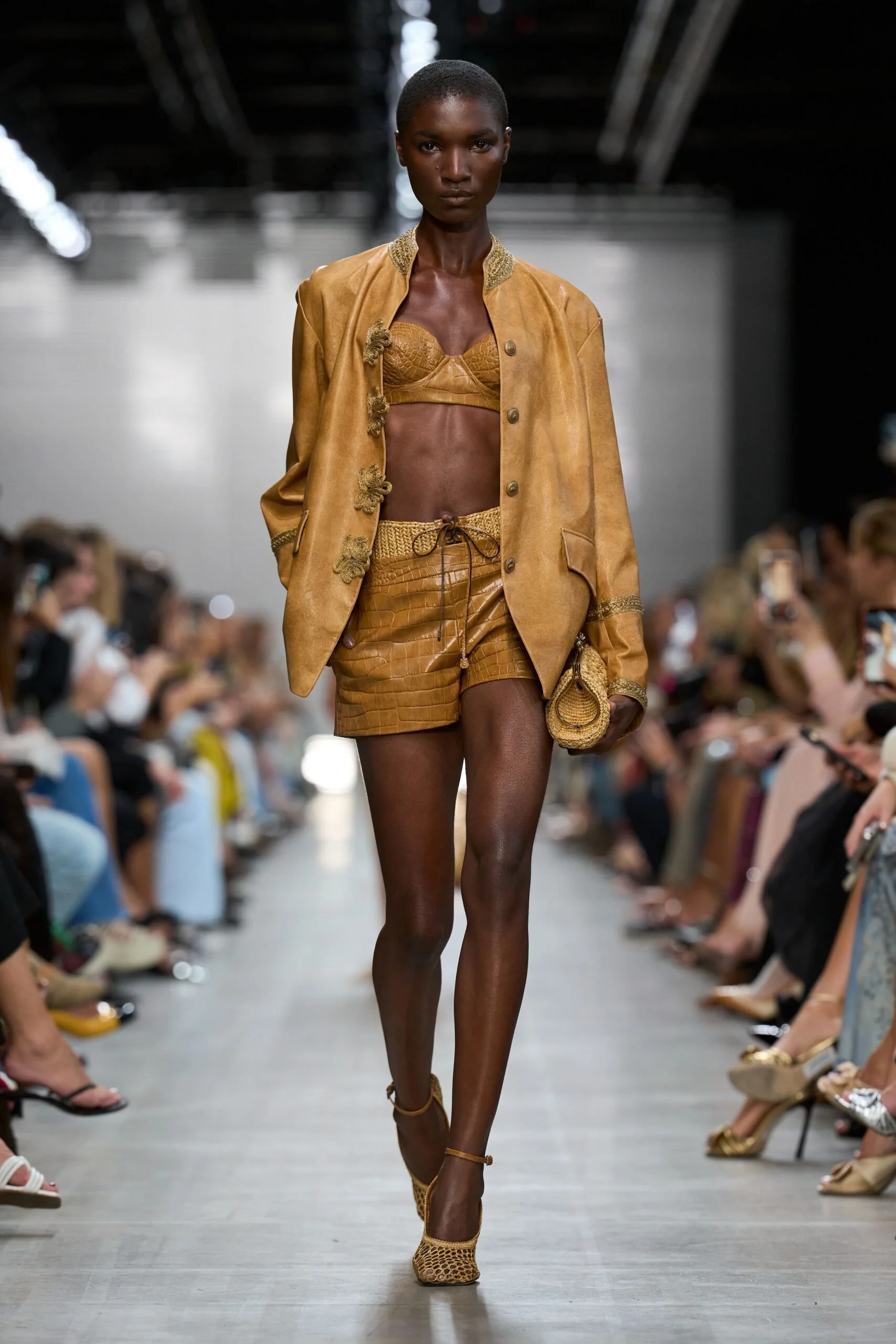 ermanno-scervino-spring-2027-ready-to-wear-look-17-scaled.jpg
